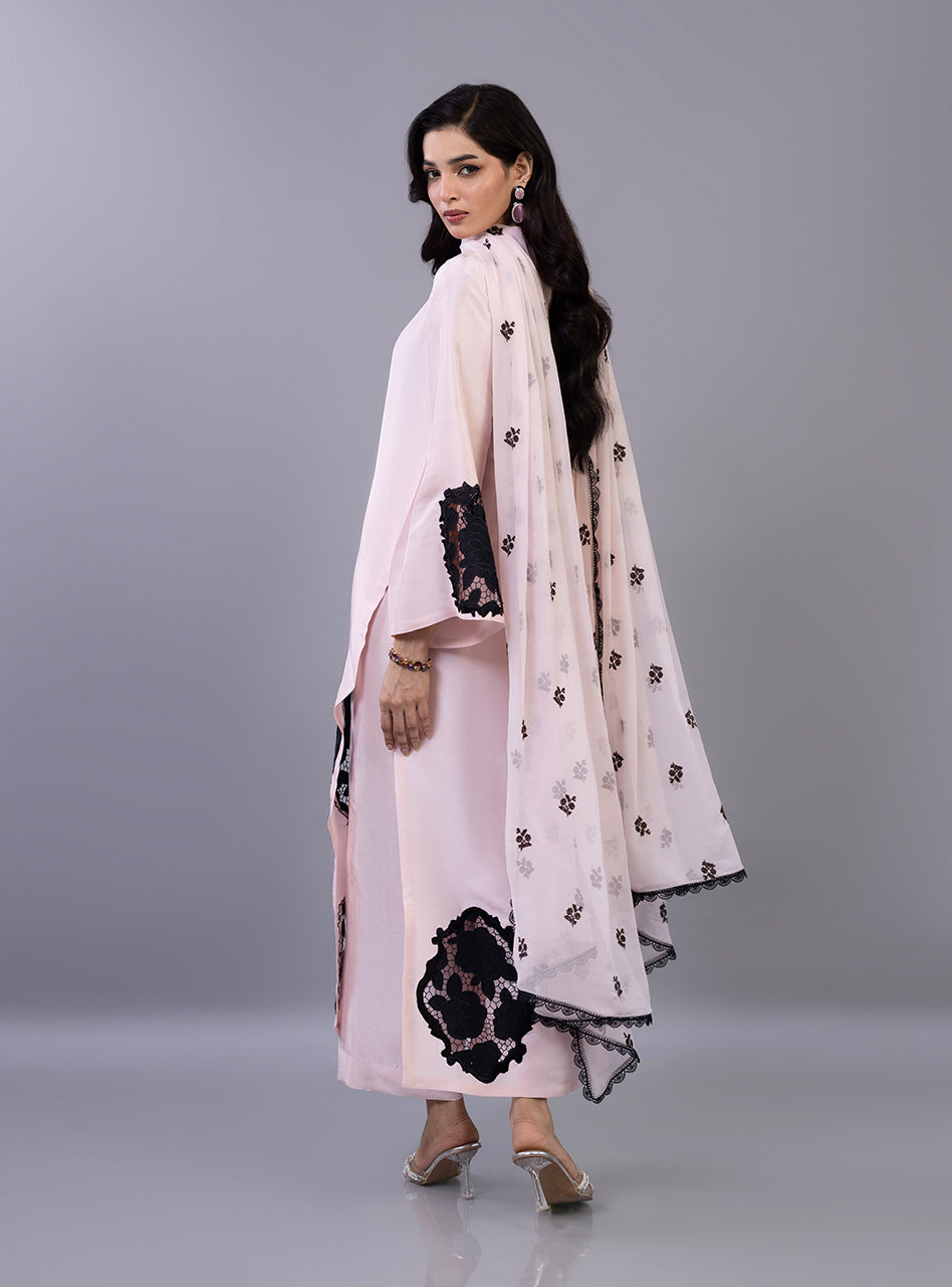 Blush Royale | RAMADAN EDIT | ZAINAB CHOTTANI