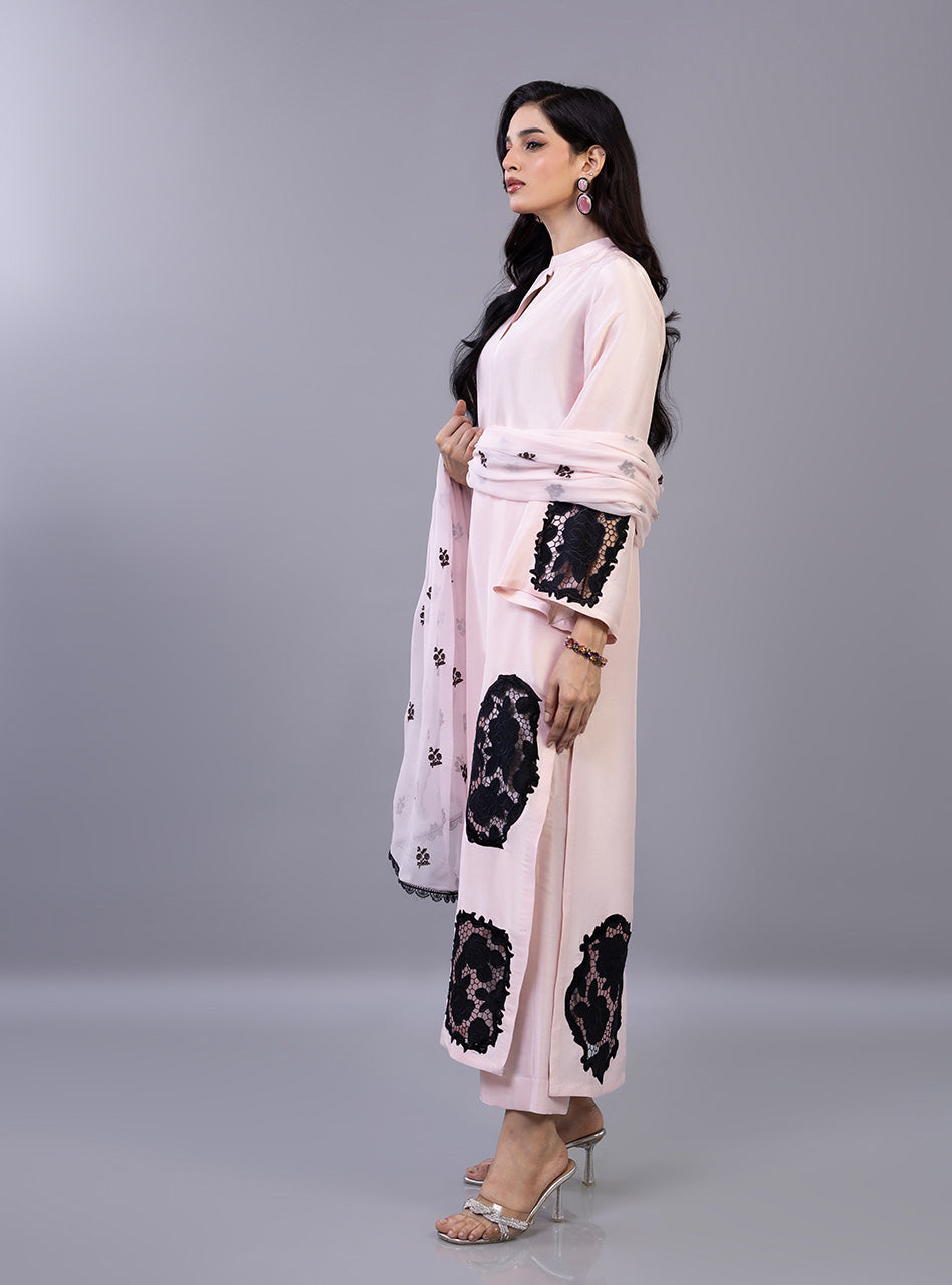 Blush Royale | RAMADAN EDIT | ZAINAB CHOTTANI