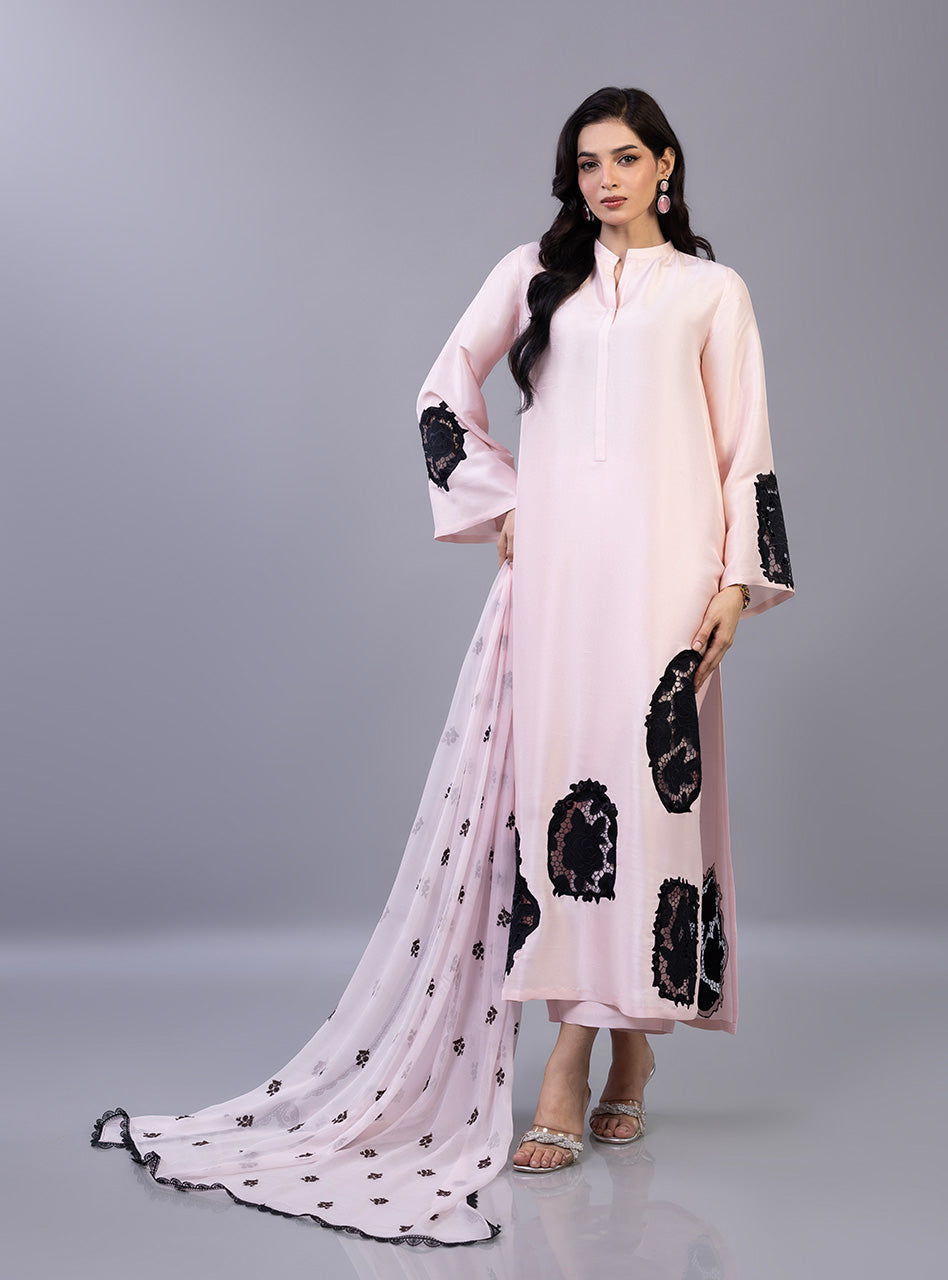 Blush Royale | RAMADAN EDIT | ZAINAB CHOTTANI