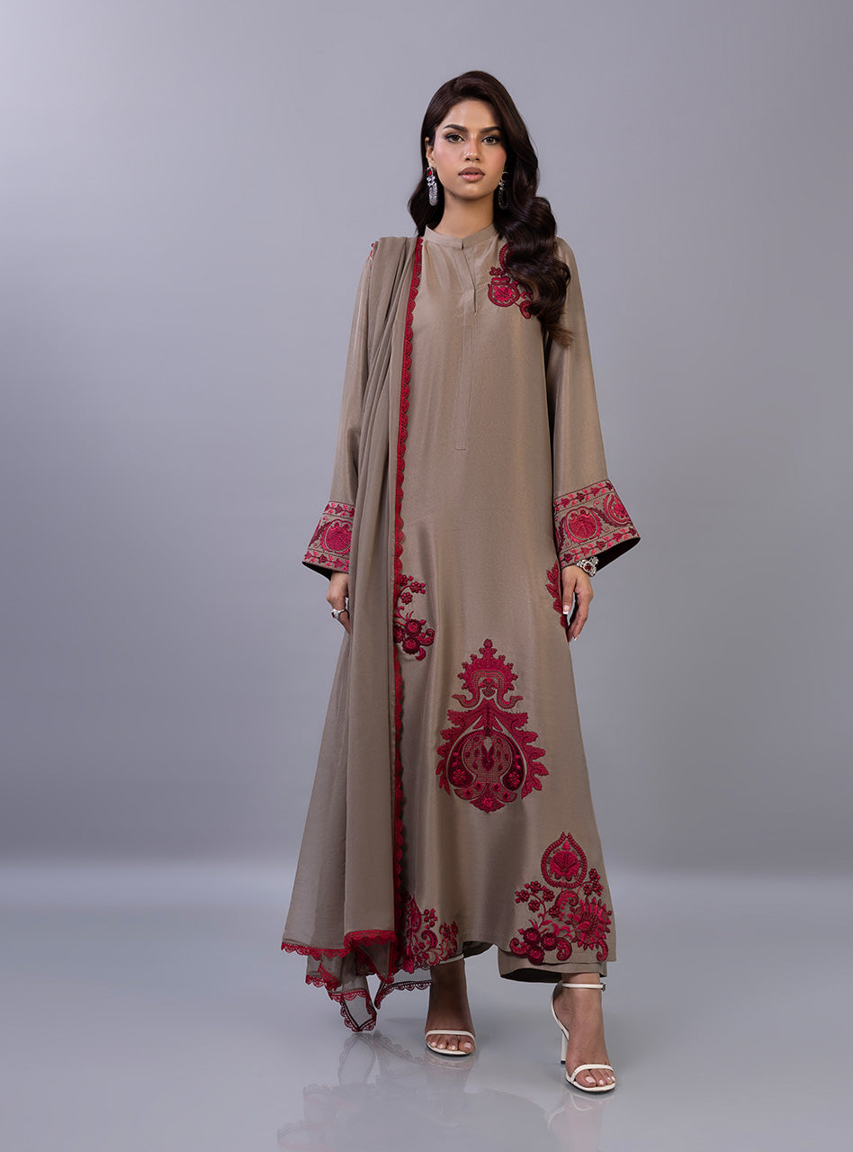 Taupe Royale | RAMADAN EDIT | ZAINAB CHOTTANI