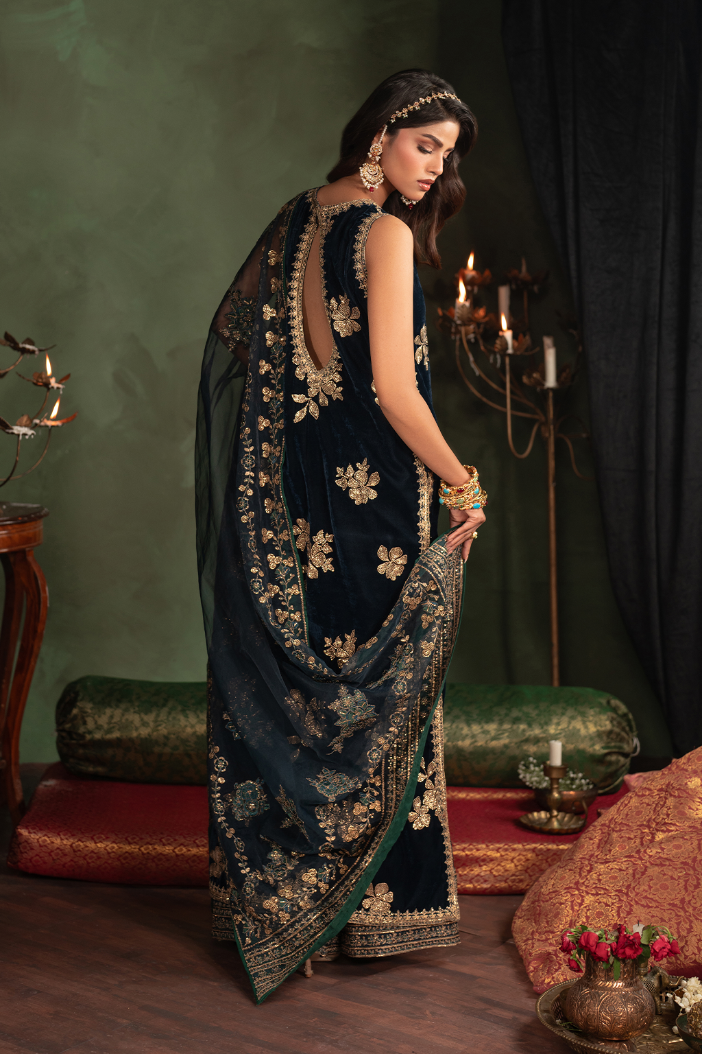 IV-51 Embroidered Velvet | VELVET 26 | IZNIK