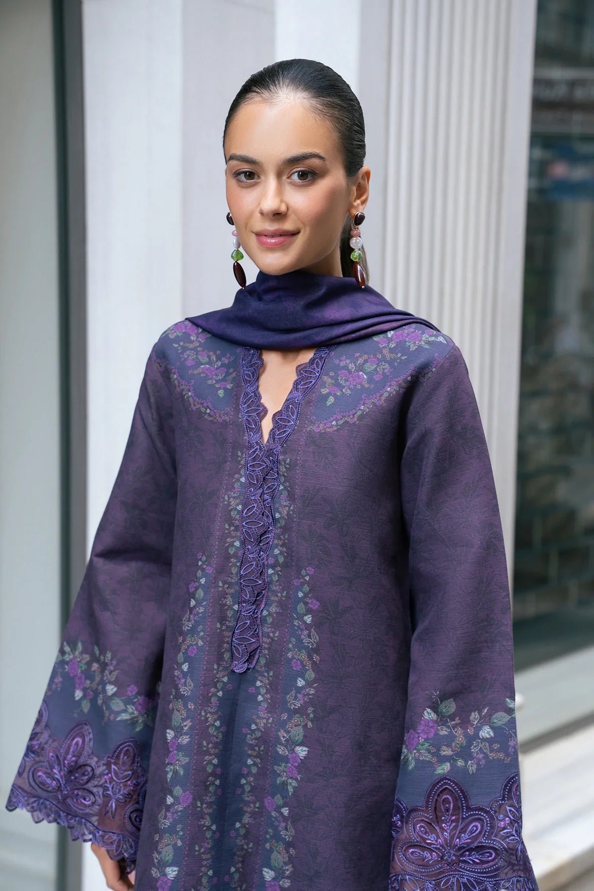Vela | MEET ME IN ISTANBUL | Rang Rasiya