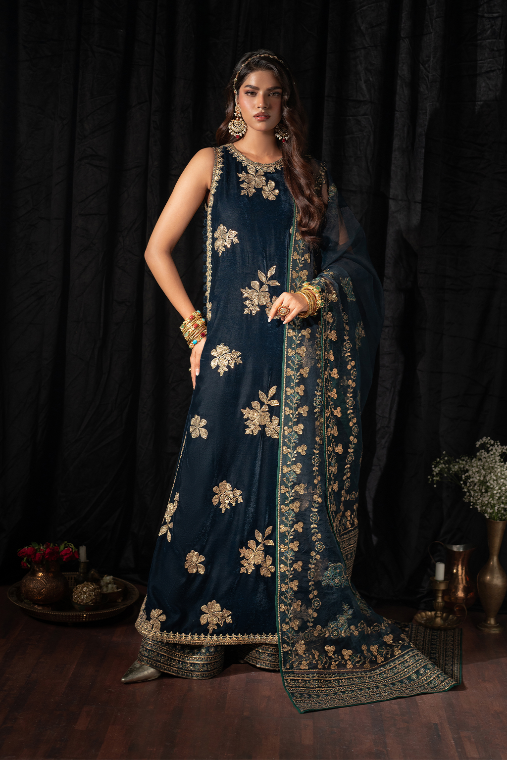 IV-51 Embroidered Velvet | VELVET 26 | IZNIK