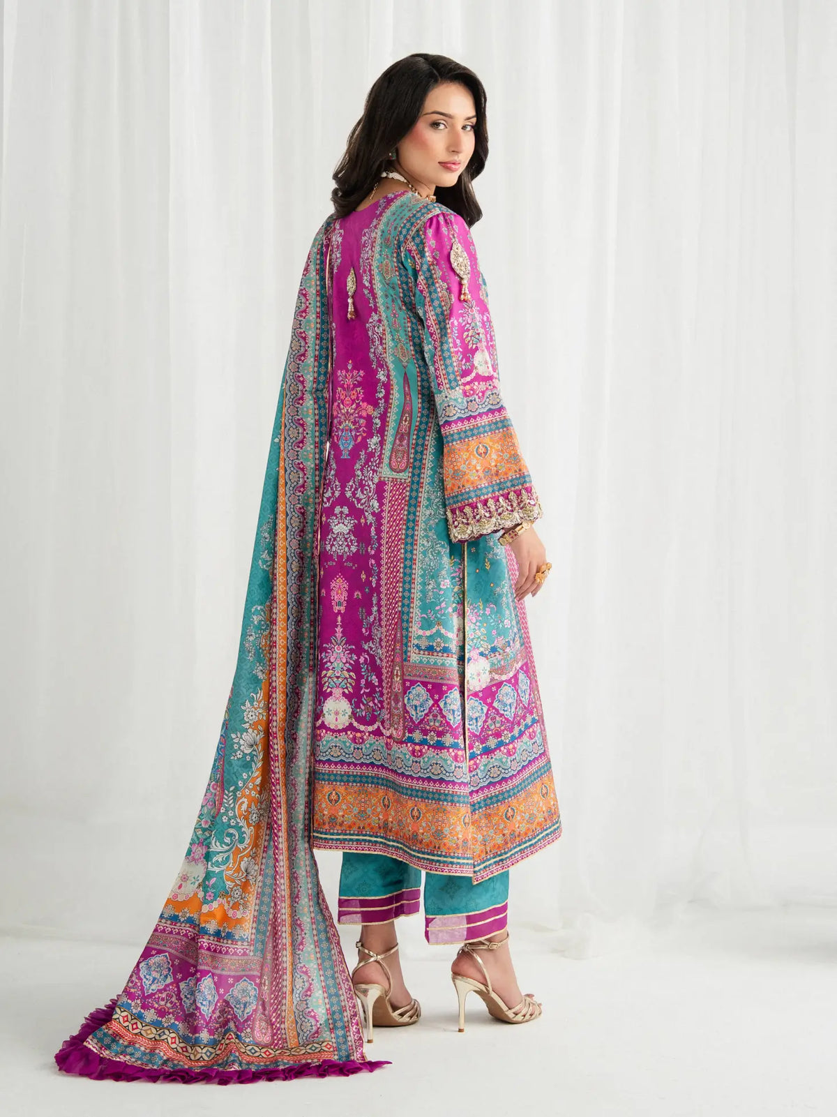Magenta Mischief | AIRA PRINTED SILK | GULAAL Free Shipping to UK/USA/UAE Kapraye