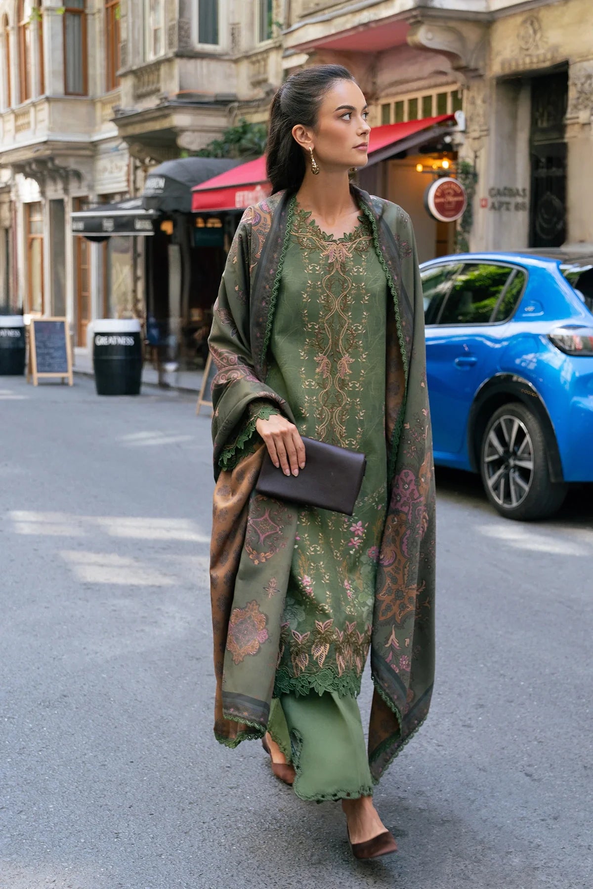 Amber | MEET ME IN ISTANBUL | Rang Rasiya