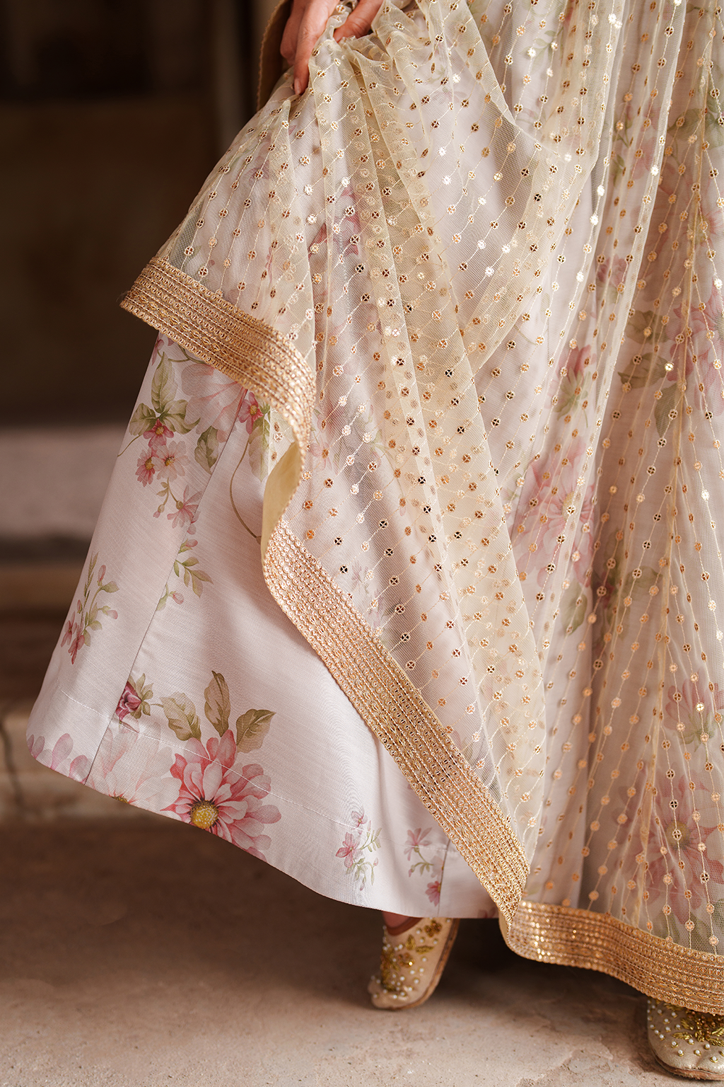 UE-548 Embroidered Net | Printed Formals | IZNIK