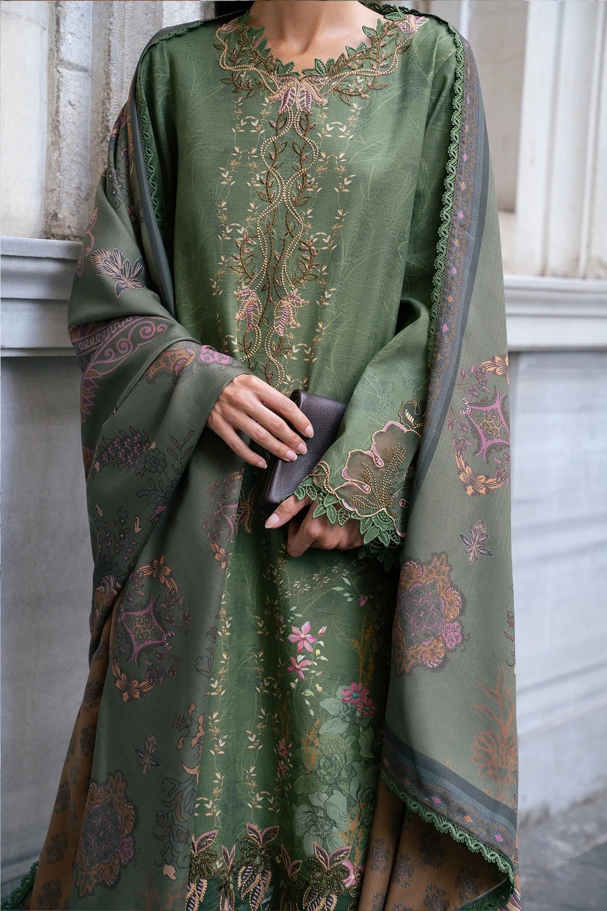 Amber | MEET ME IN ISTANBUL | Rang Rasiya