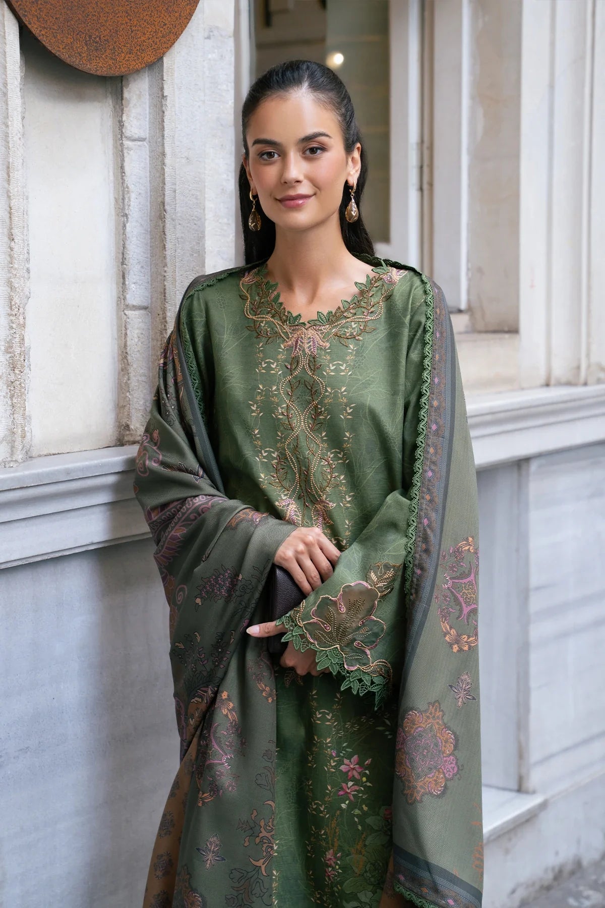 Amber | MEET ME IN ISTANBUL | Rang Rasiya