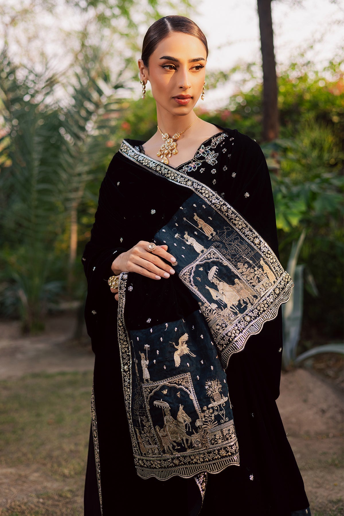 NW-118 | MAYA VELVET | NUREH