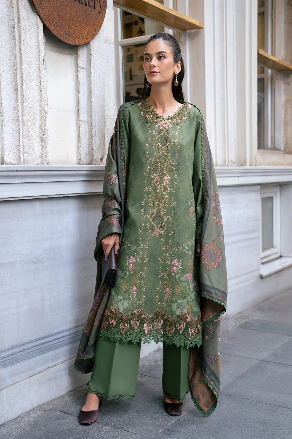 Amber | MEET ME IN ISTANBUL | Rang Rasiya