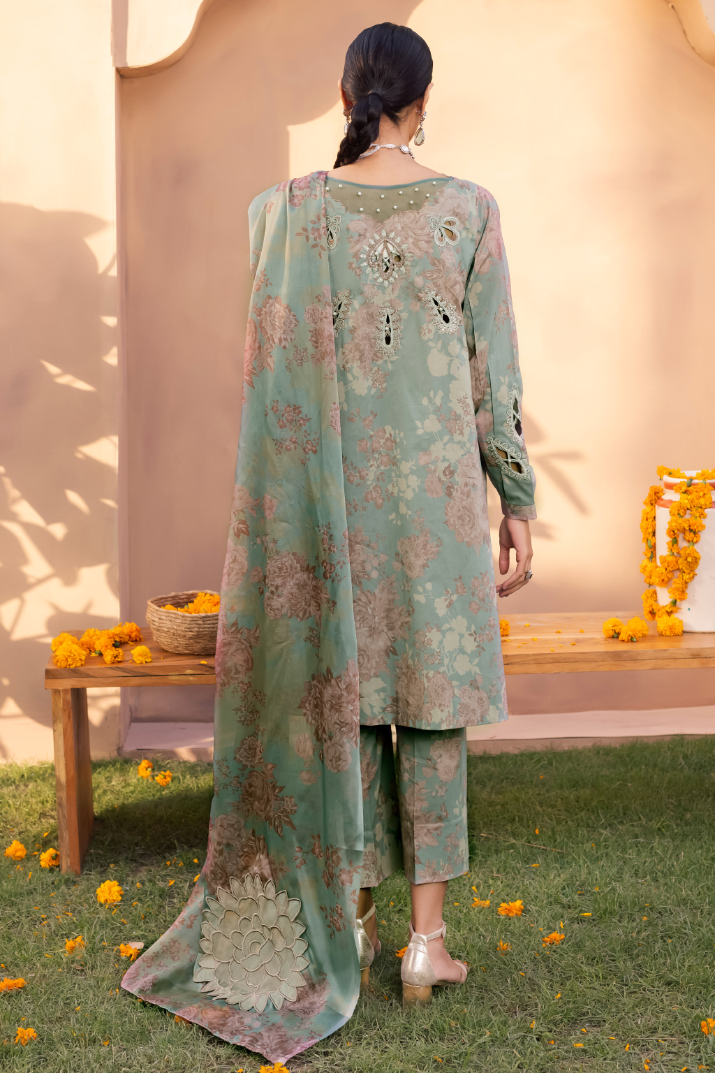 AL-11 AFRA || AASHIAAN FESTIVE LAWN 23 || IZNIK in UK USA UAE online kapraye.com