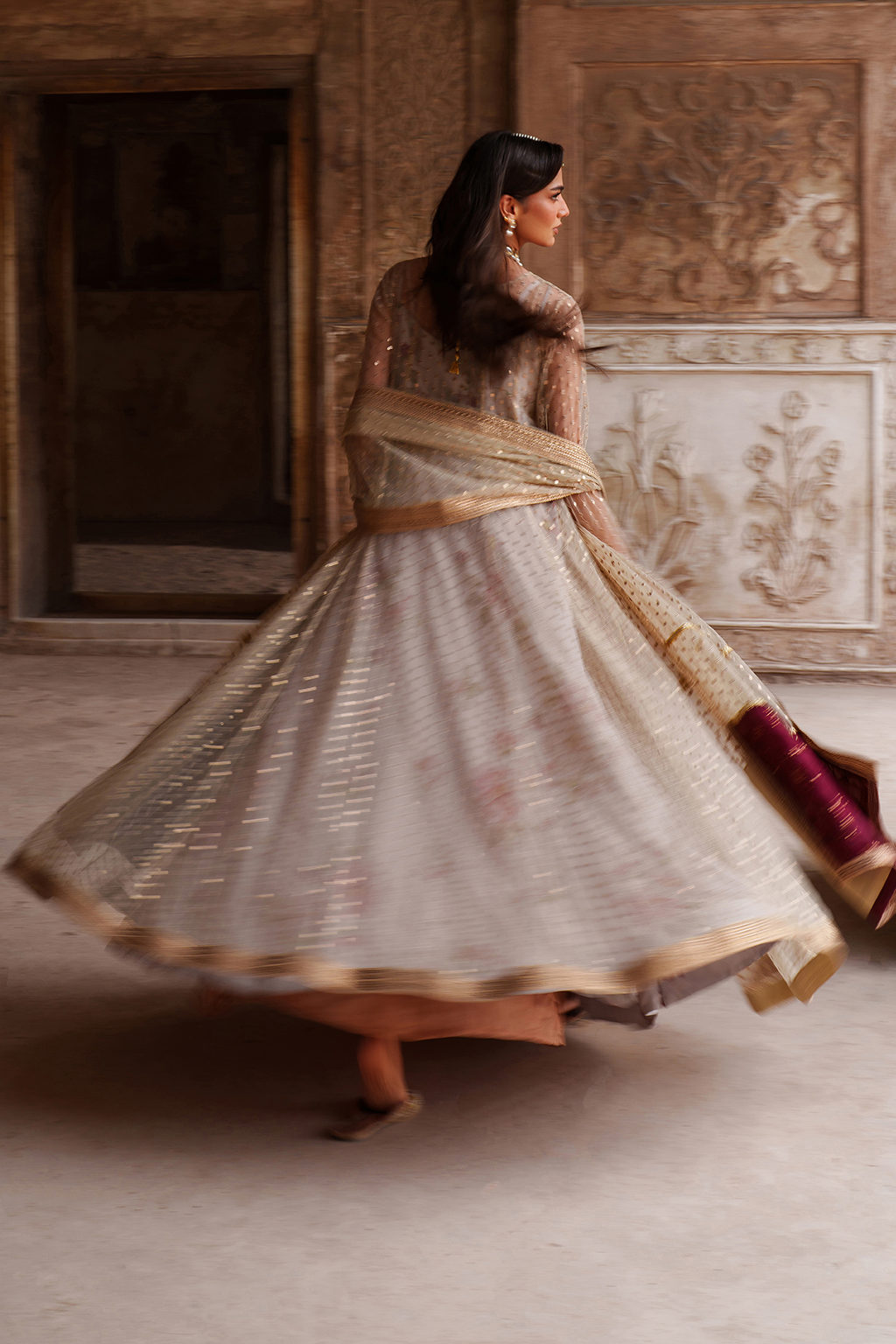 UE-548 Embroidered Net | Printed Formals | IZNIK