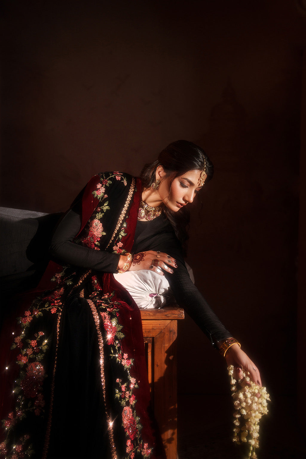 IV-59 Embroidered Velvet | VELVET 26 | IZNIK