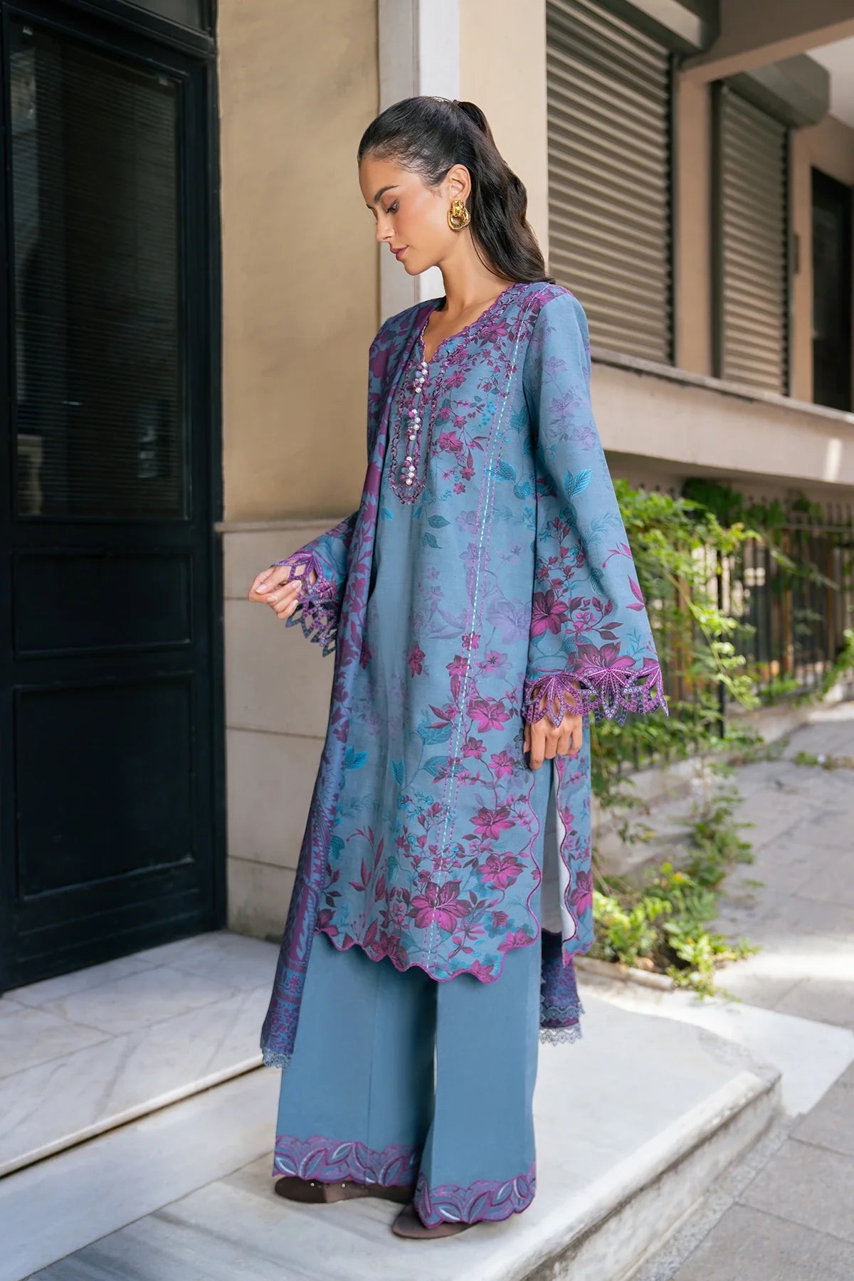 Skye | MEET ME IN ISTANBUL | Rang Rasiya