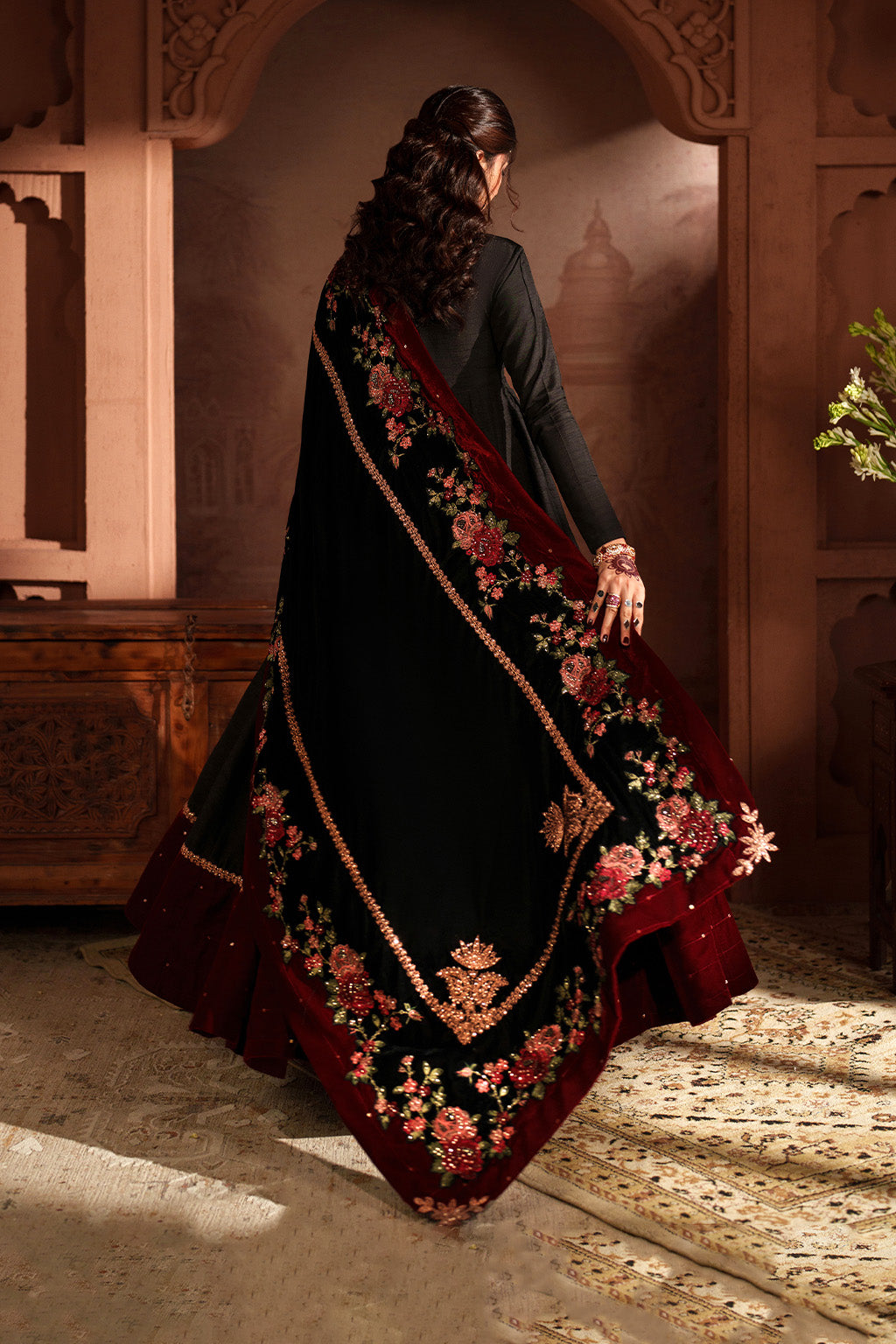 IV-59 Embroidered Velvet | VELVET 26 | IZNIK