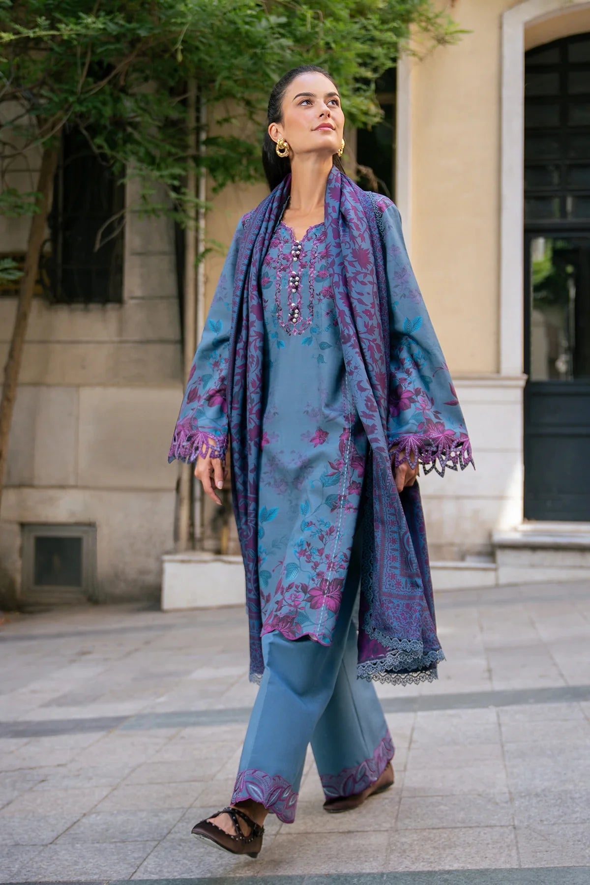 Skye | MEET ME IN ISTANBUL | Rang Rasiya