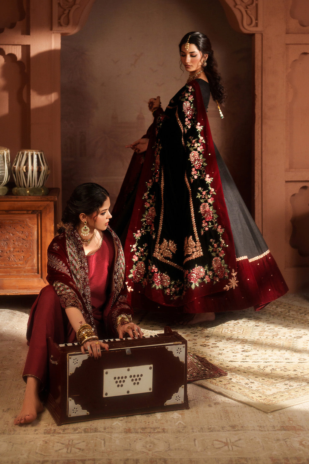 IV-59 Embroidered Velvet | VELVET 26 | IZNIK