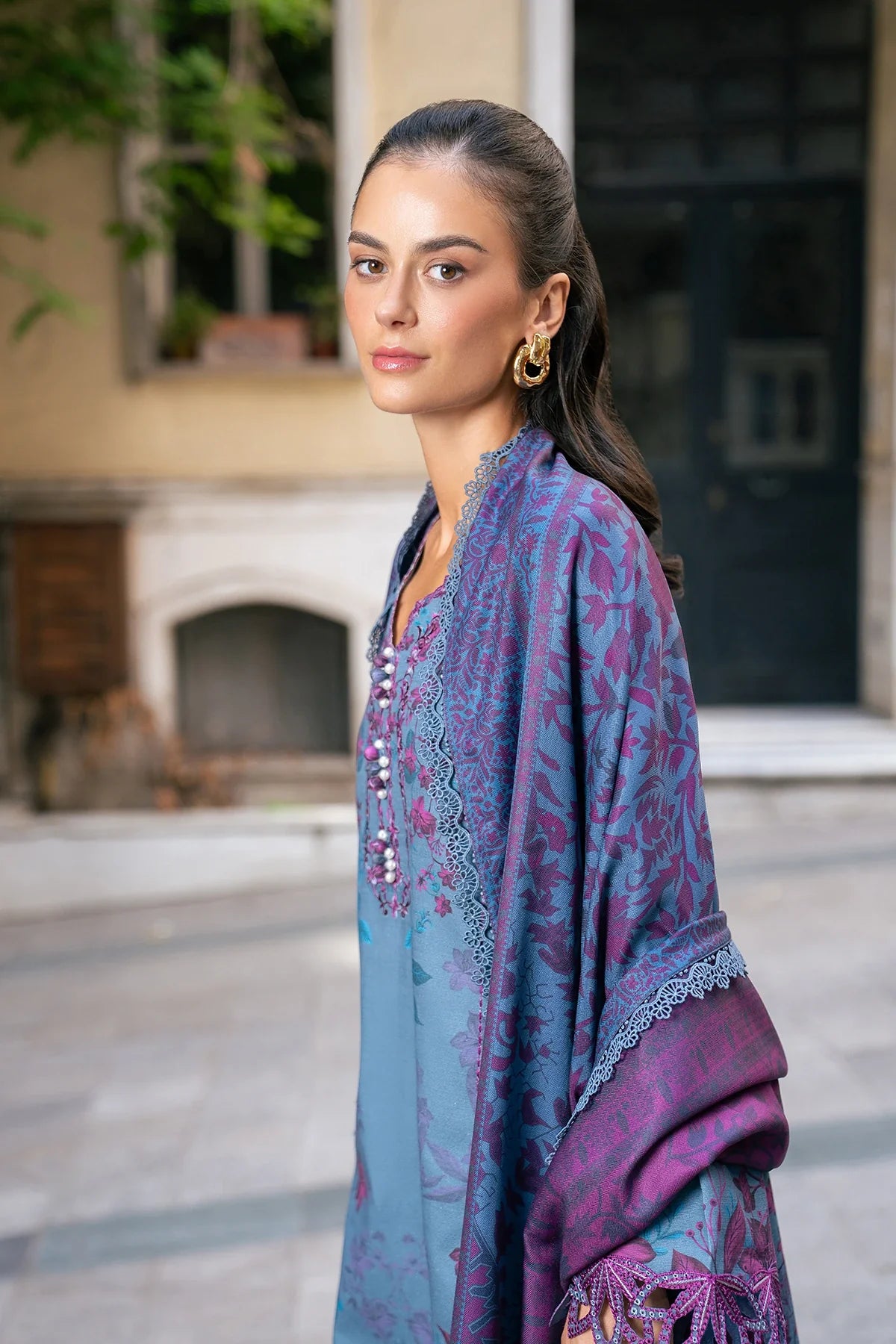 Skye | MEET ME IN ISTANBUL | Rang Rasiya