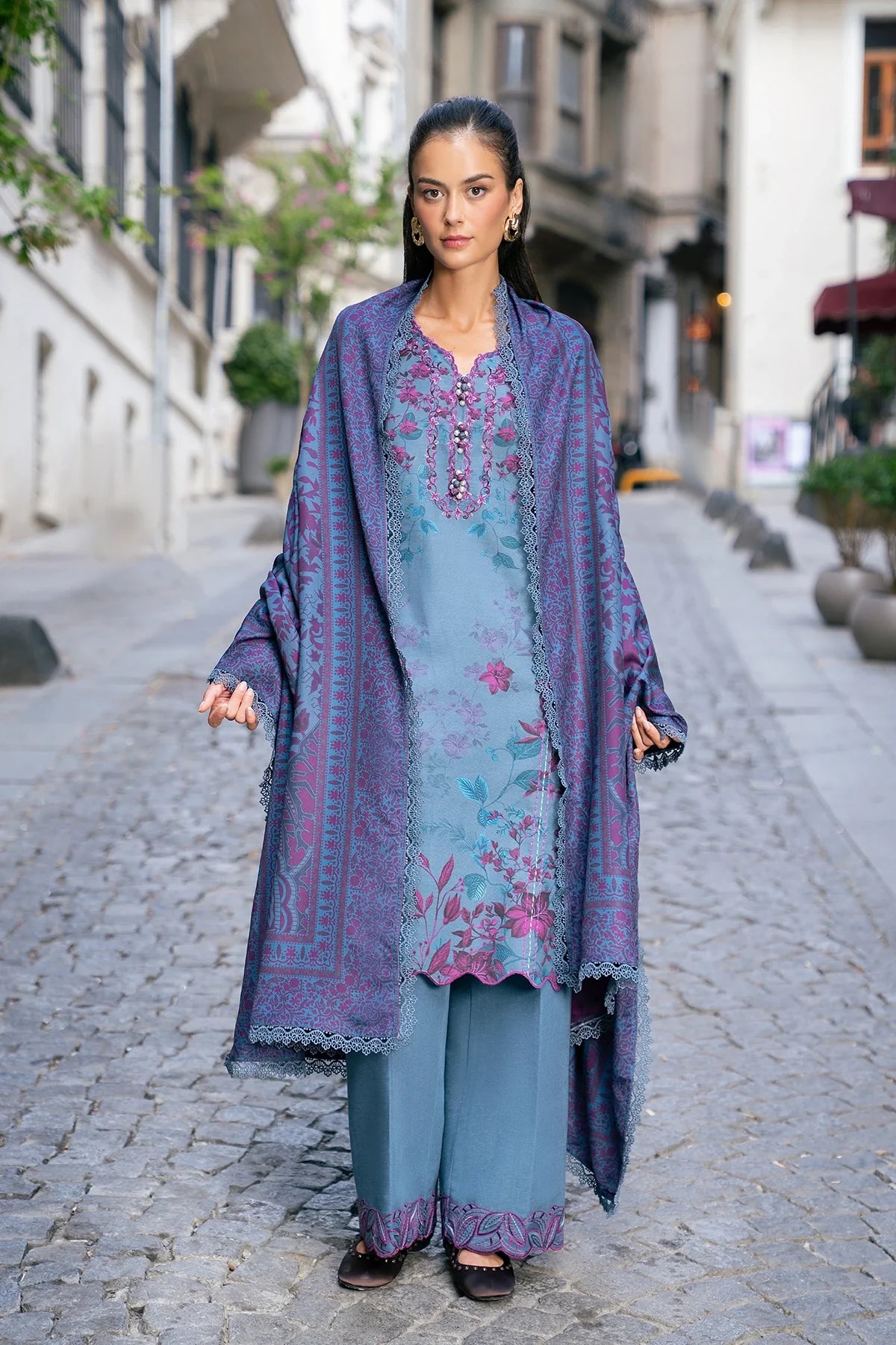 Skye | MEET ME IN ISTANBUL | Rang Rasiya