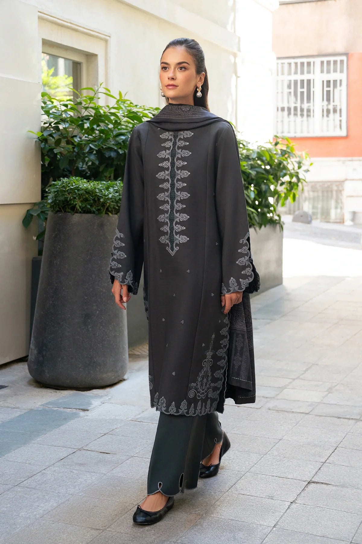 Slate | MEET ME IN ISTANBUL | Rang Rasiya Free Shipping to UK/USA/UAE Kapraye