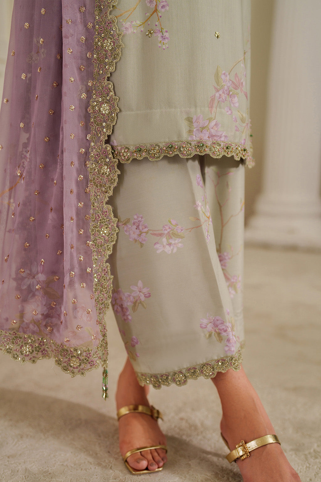 UE-539 Printed Raw Silk | Printed Formals | IZNIK