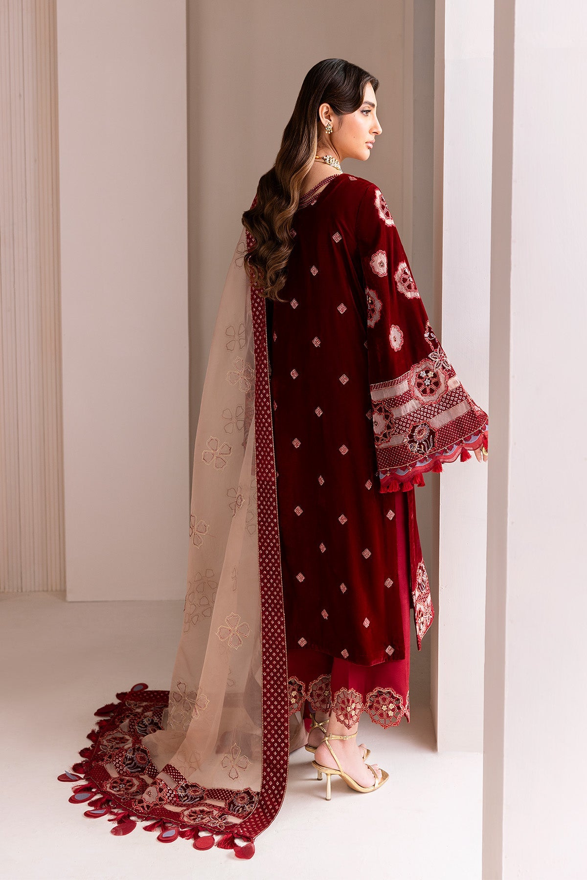 AF-VLT-2226-Velzari | MAKHMAL - Luxury Velvet Edit | ALIZEH FASHION