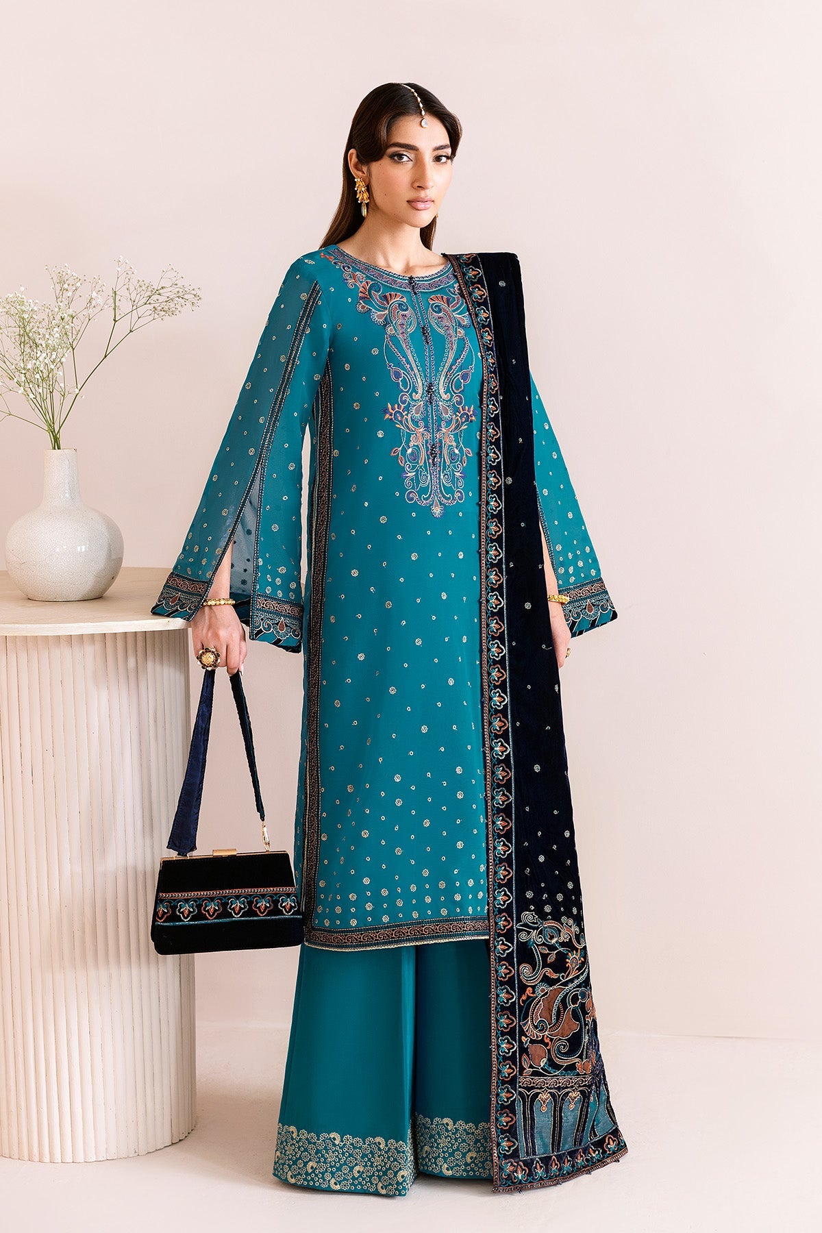 AF-VLT-2225-Nelofer | MAKHMAL - Luxury Velvet Edit | ALIZEH FASHION
