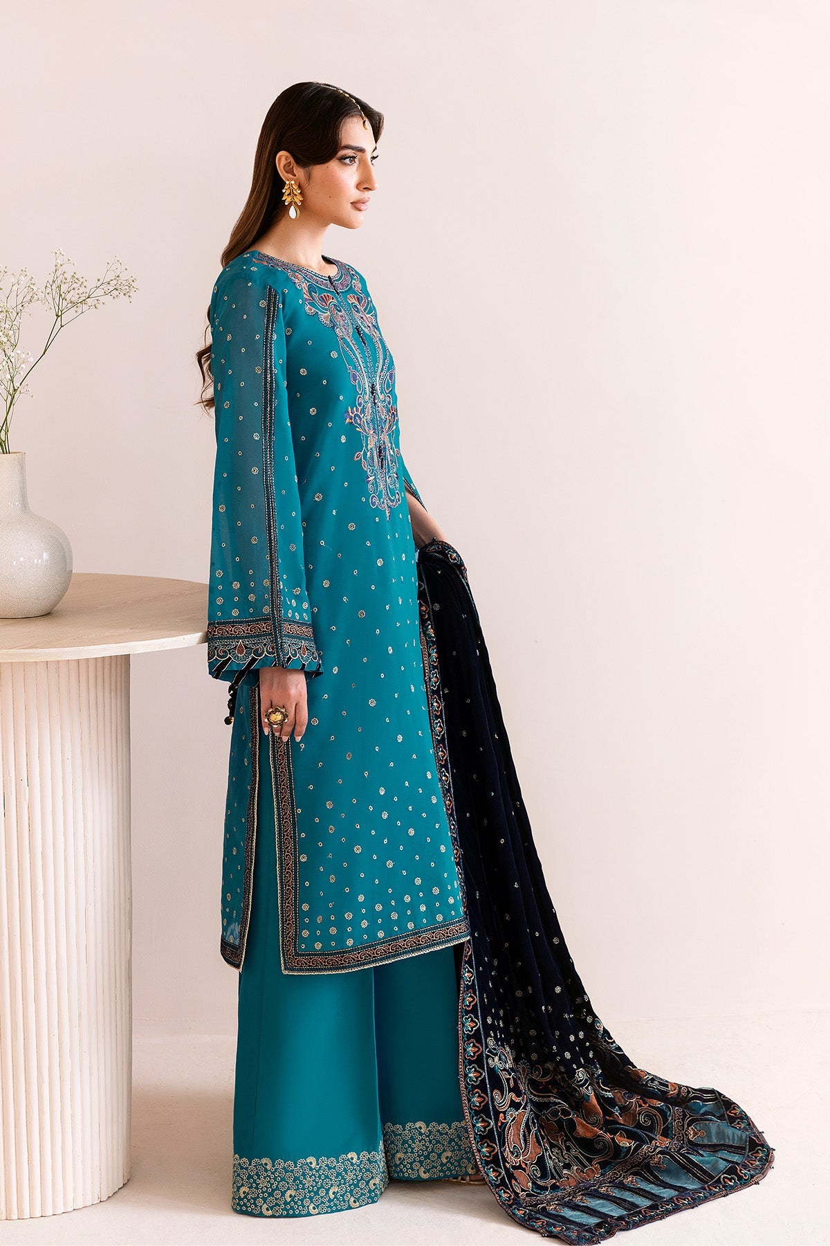 AF-VLT-2225-Nelofer | MAKHMAL - Luxury Velvet Edit | ALIZEH FASHION
