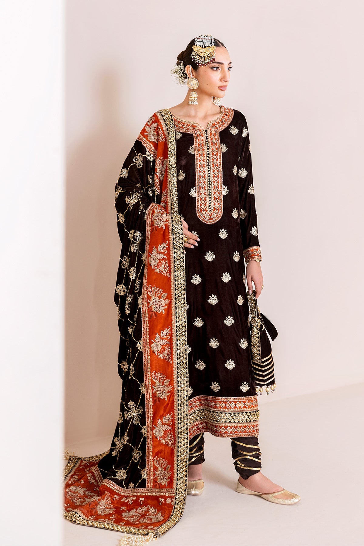 AF-VLT-2224-Sabaat | MAKHMAL - Luxury Velvet Edit | ALIZEH FASHION