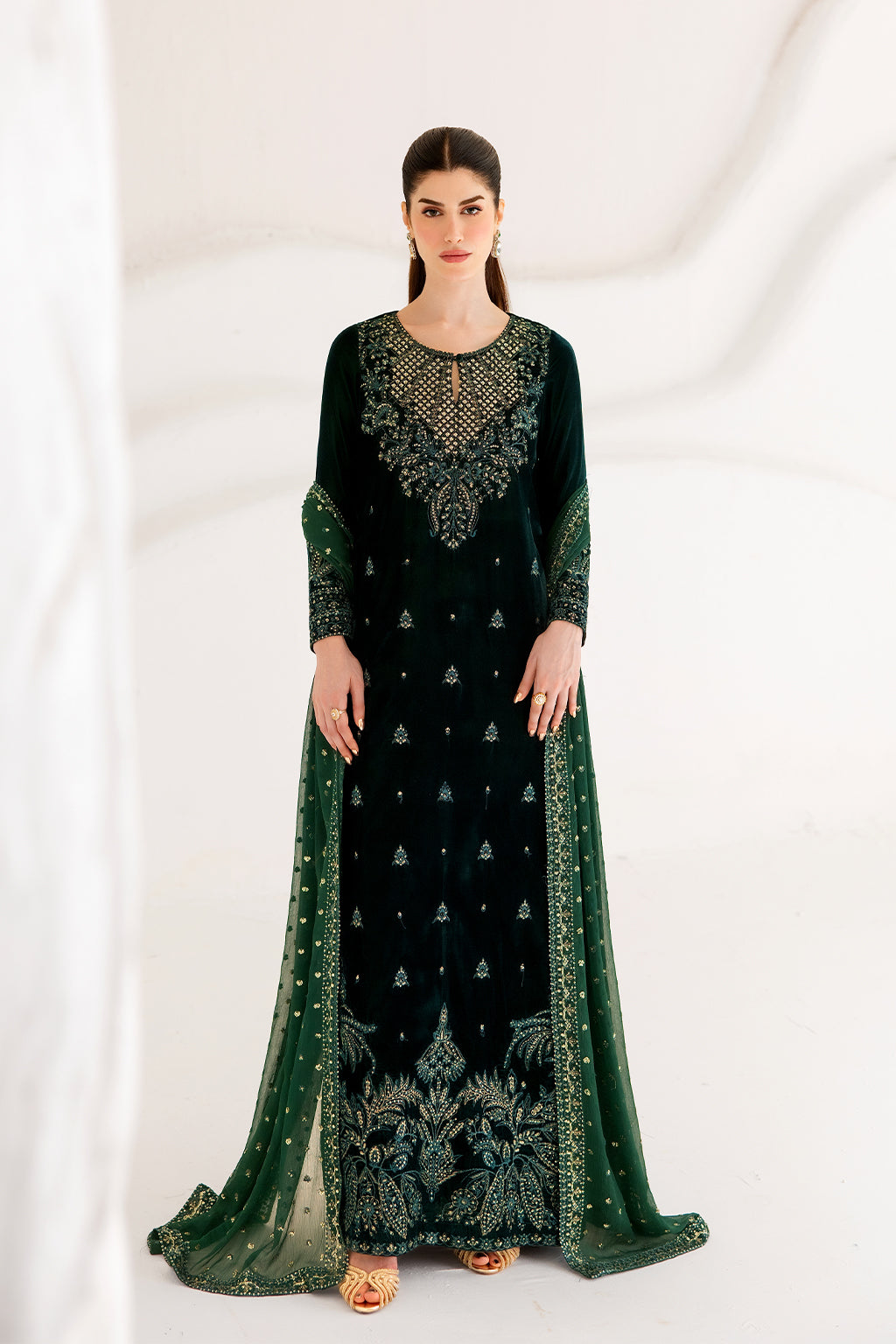 AMEROTTE | VELVET AFFAIR | EMAAN ADEEL