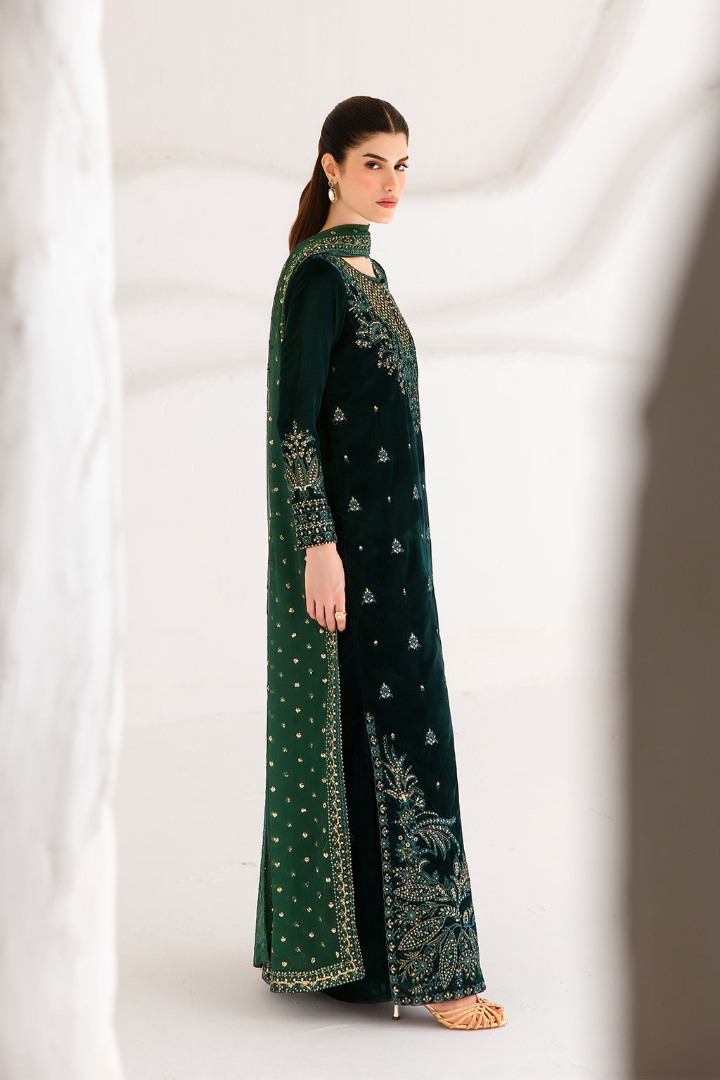 AMEROTTE | VELVET AFFAIR | EMAAN ADEEL