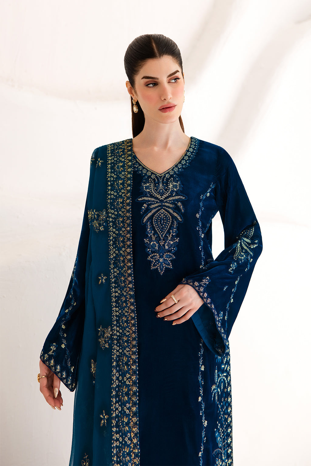 EVANTHE | VELVET AFFAIR | EMAAN ADEEL