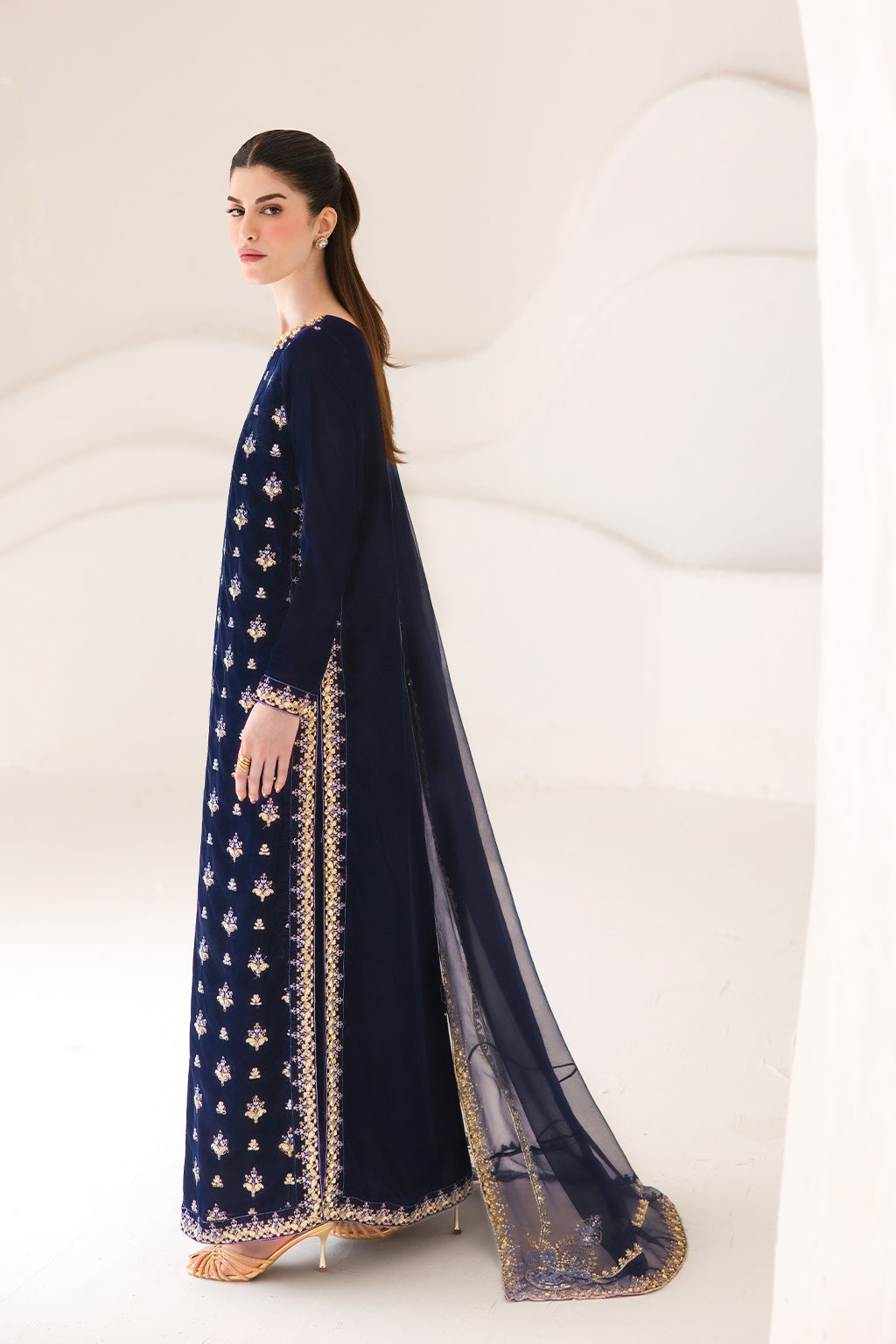 ESMERAY | VELVET AFFAIR | EMAAN ADEEL