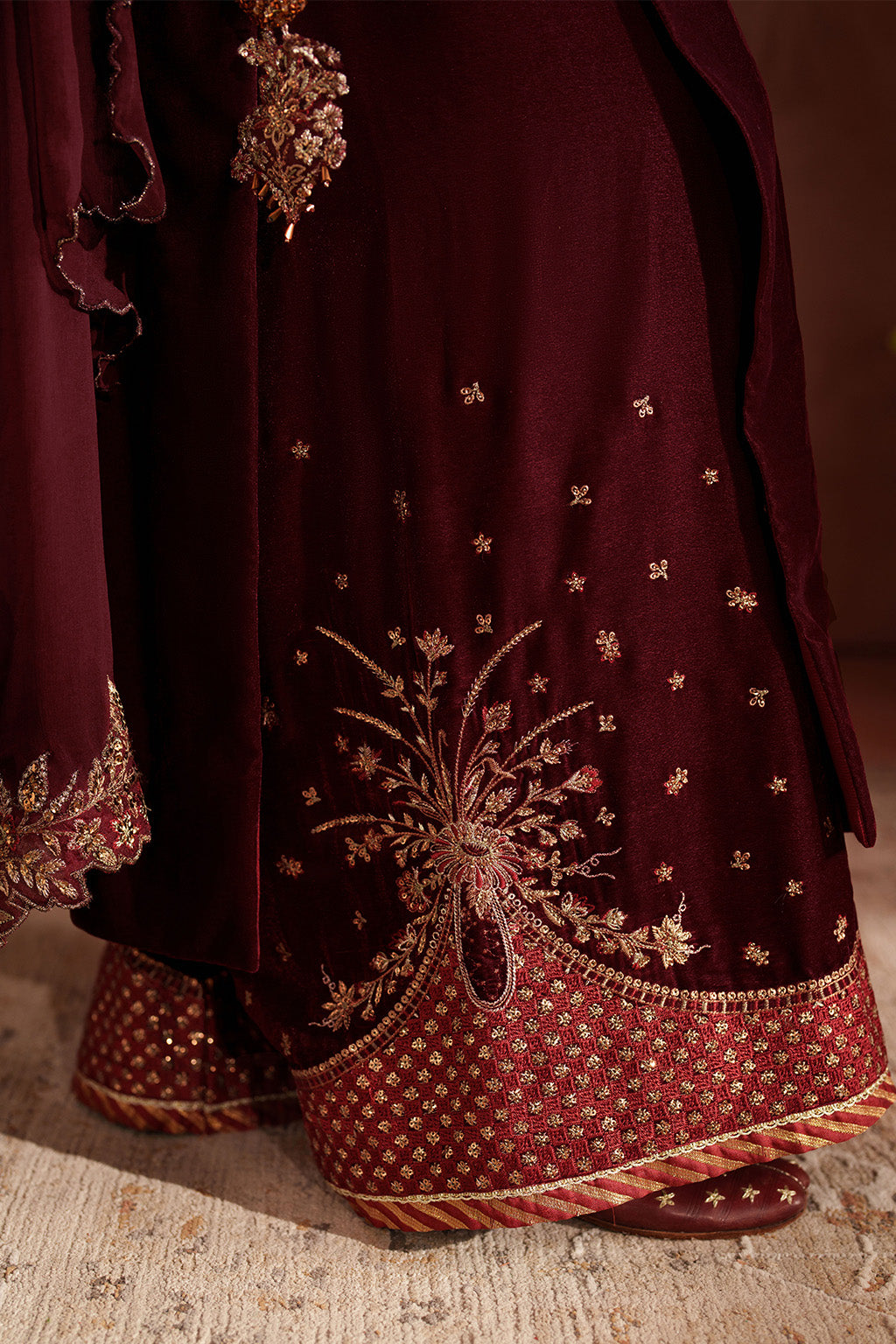 IV-55 Embroidered Velvet | VELVET 26 | IZNIK