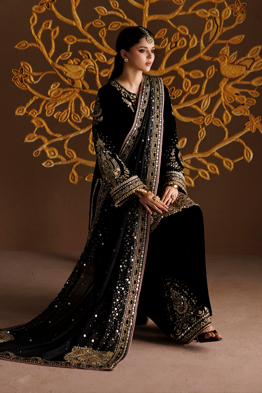 IV-90 Embroidered Velvet | VELVET 26 | IZNIK