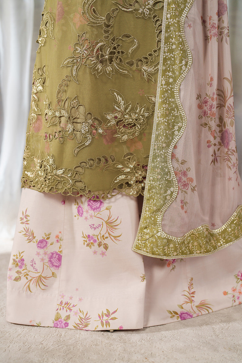 UE-543 Printed Raw Silk | Printed Formals | IZNIK