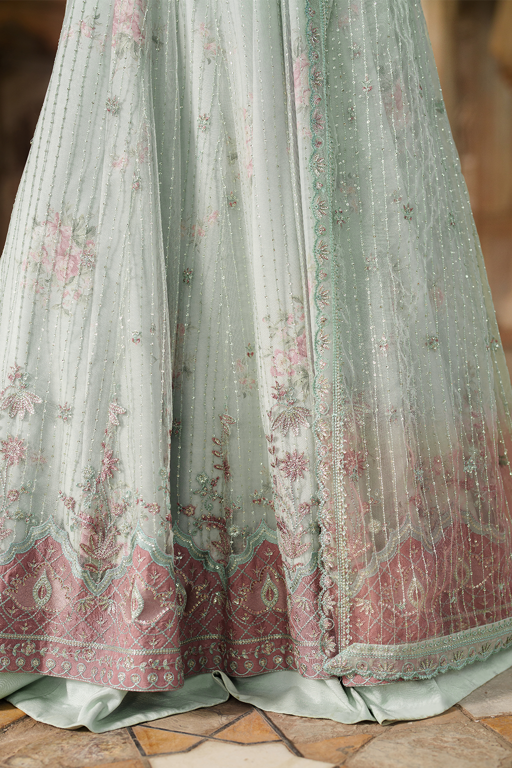 UE-553 Embroidered Net | Printed Formals | IZNIK