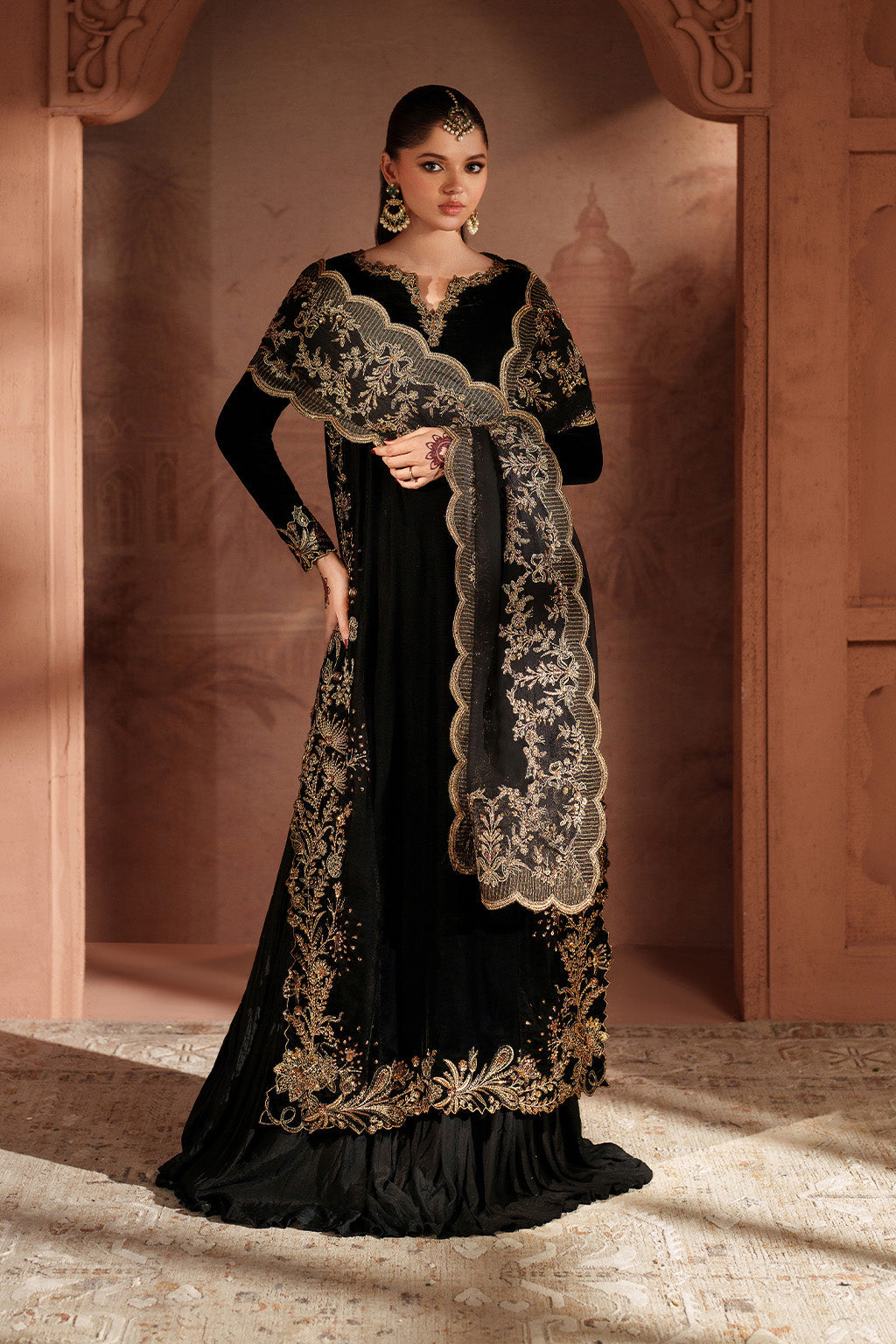 IV-62 Embroidered Velvet | VELVET 26 | IZNIK