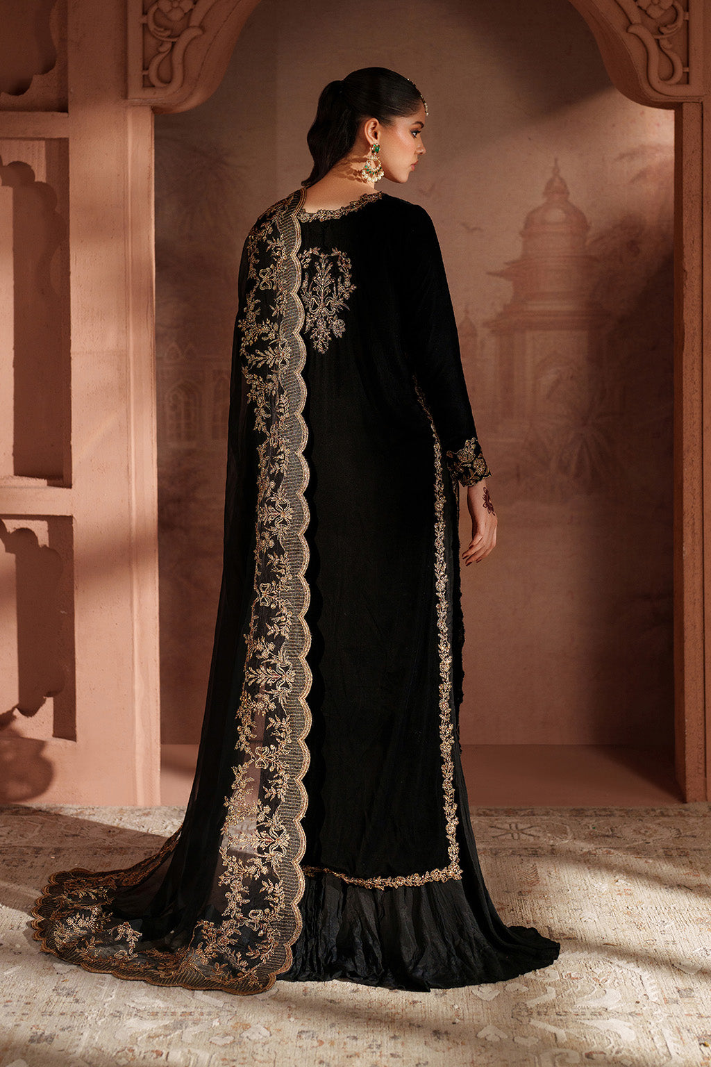 IV-62 Embroidered Velvet | VELVET 26 | IZNIK