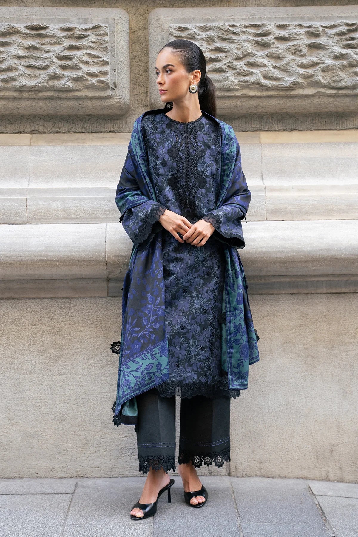 Raven | MEET ME IN ISTANBUL | Rang Rasiya