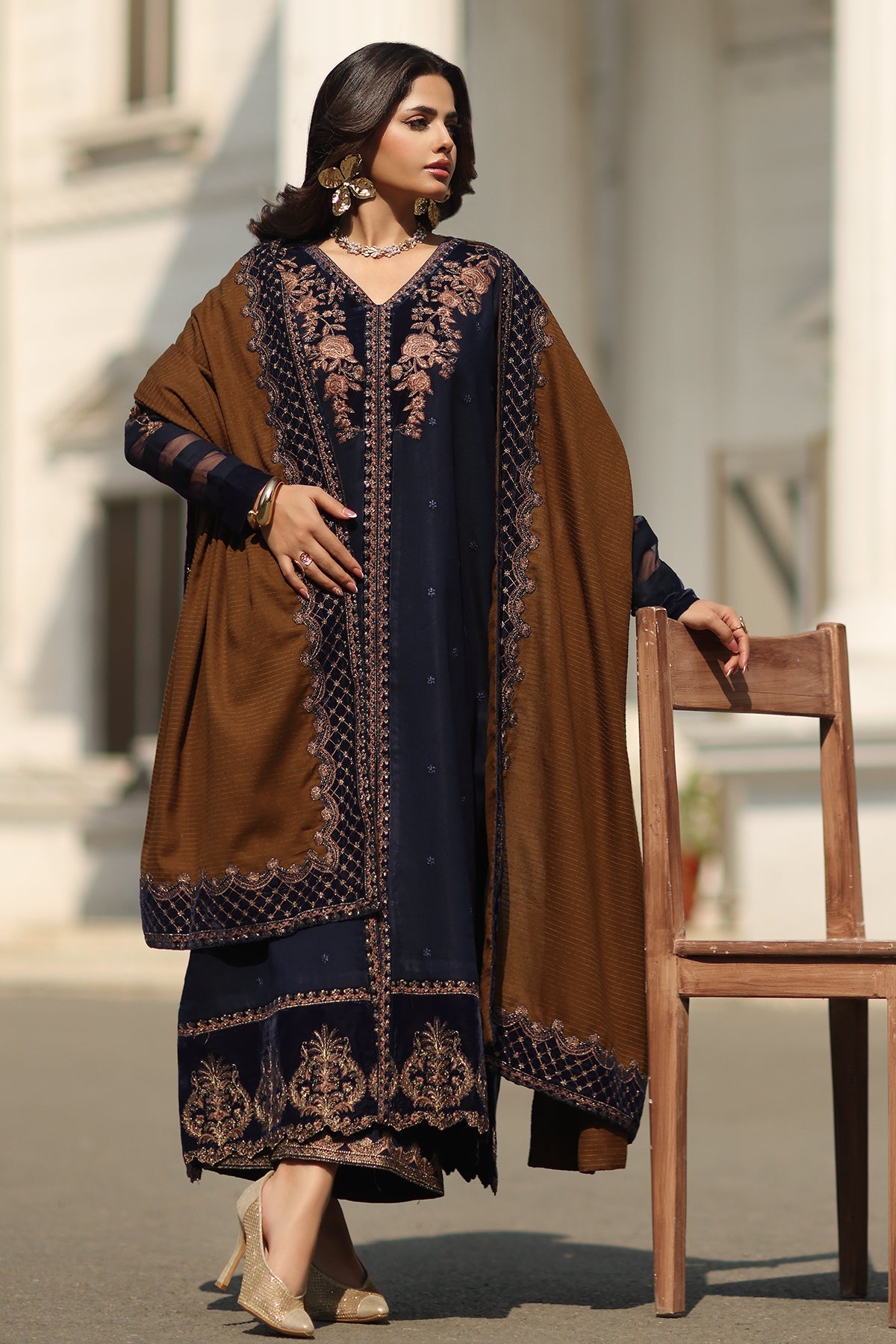 CSW5-01 | SIGNATURE VOL 1 WINTER 2025 | CHARIZMA