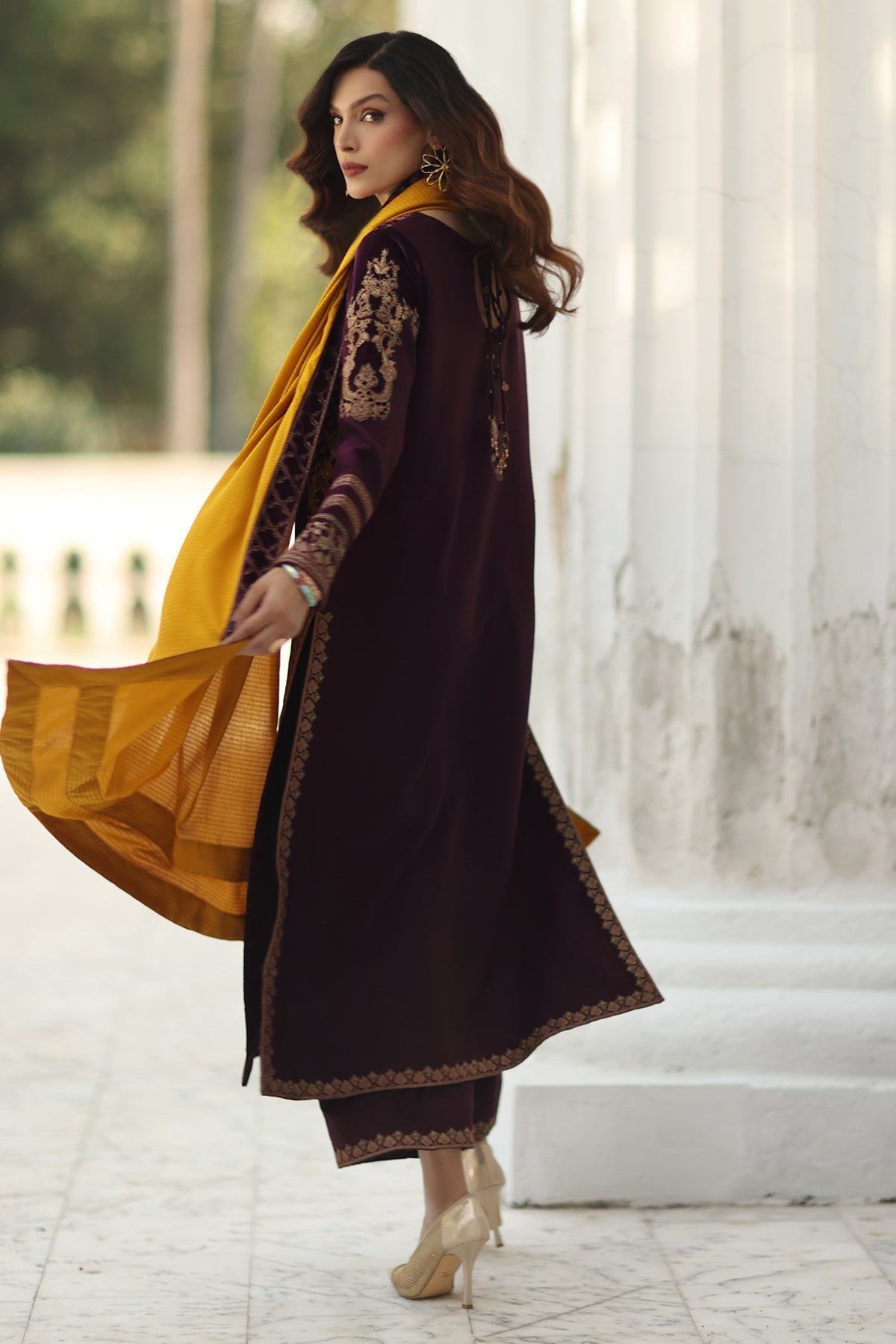 CSW5-09 | SIGNATURE VOL 1 WINTER 2025 | CHARIZMA