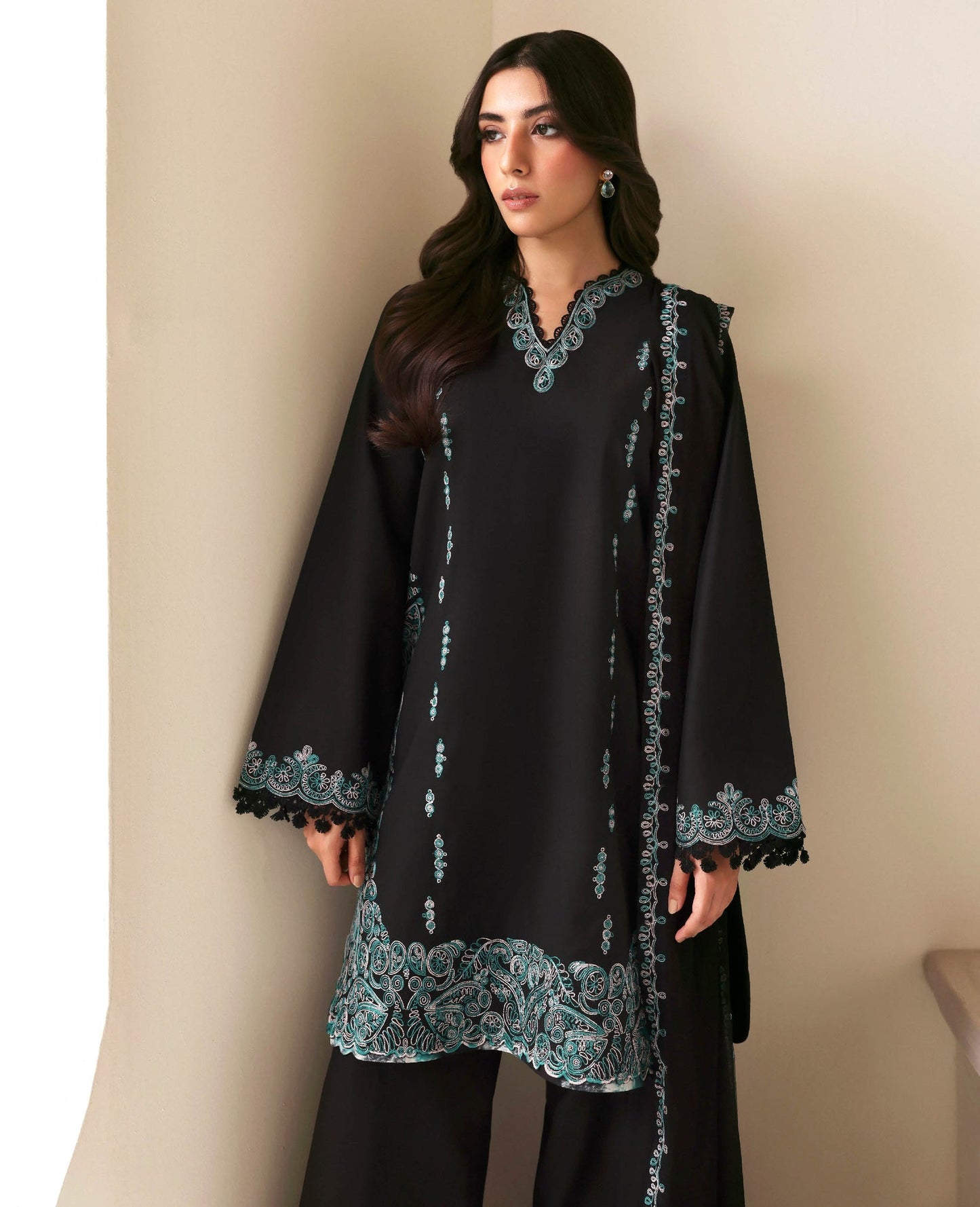 Noire | BASICS PRE FALL 2025 | REPUBLIC WOMENSWEAR