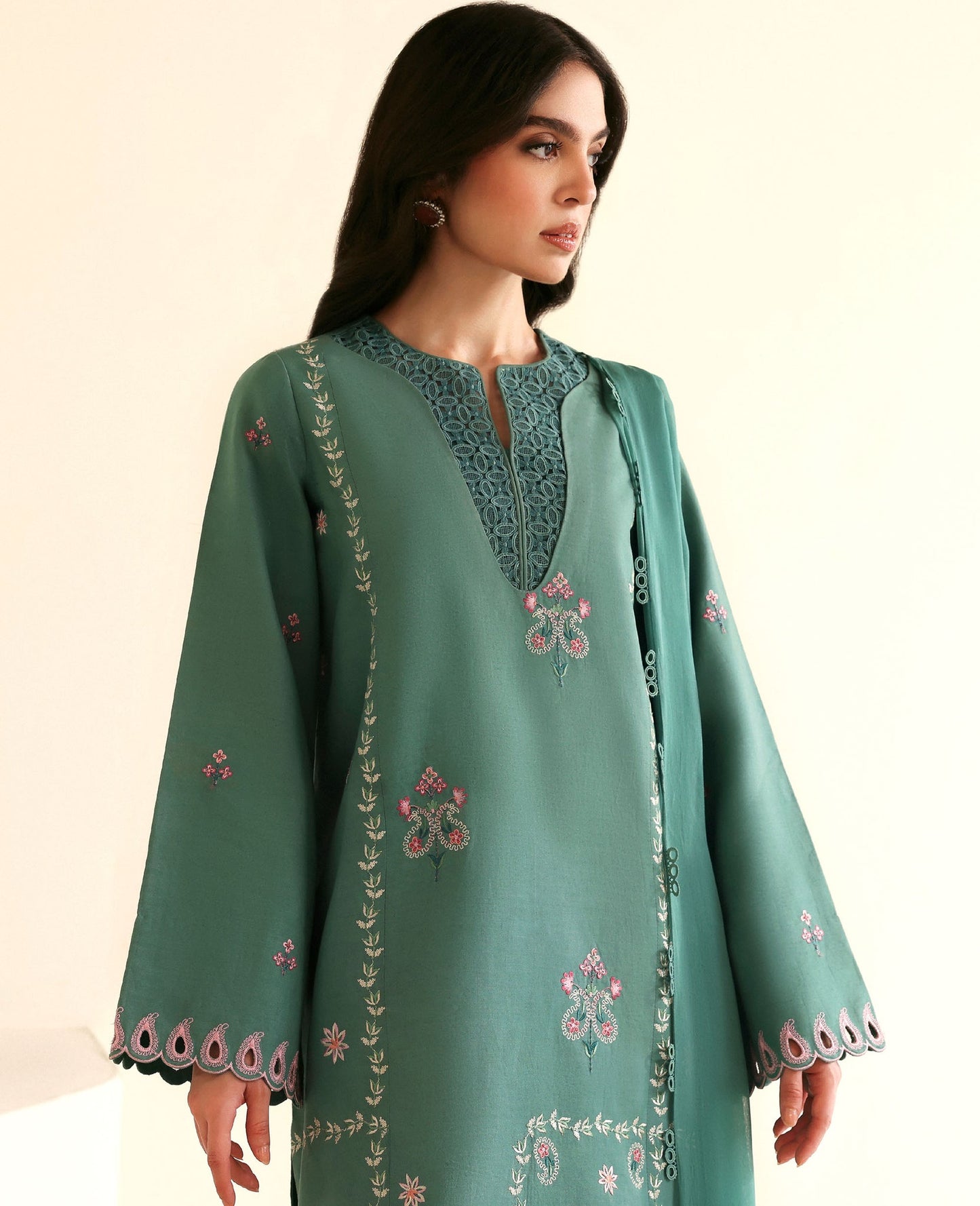 Solène | BASICS PRE FALL 2025 | REPUBLIC WOMENSWEAR