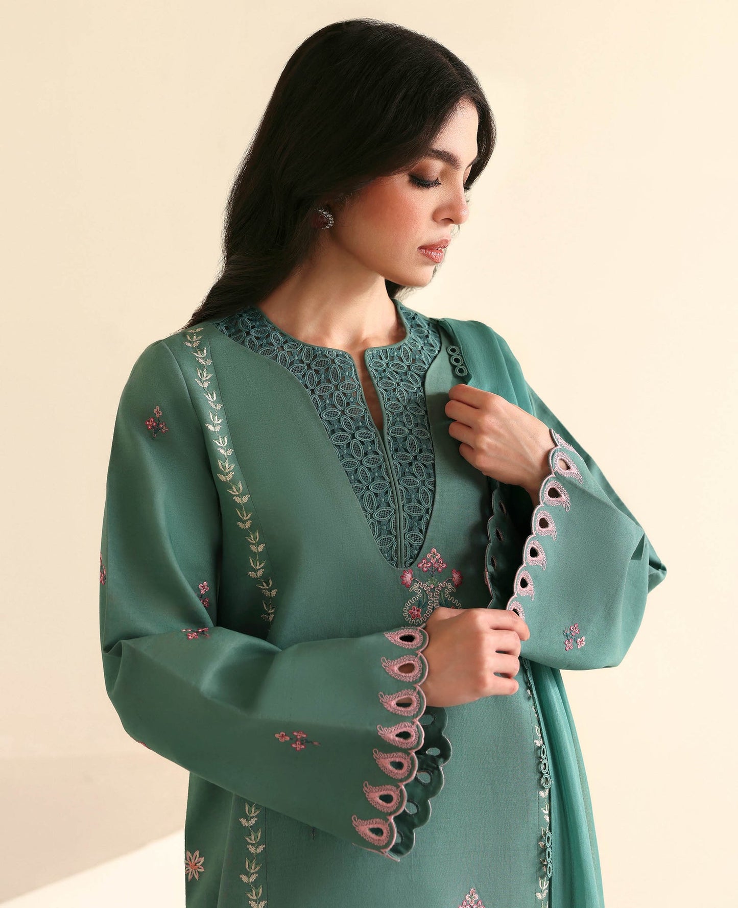 Solène | BASICS PRE FALL 2025 | REPUBLIC WOMENSWEAR