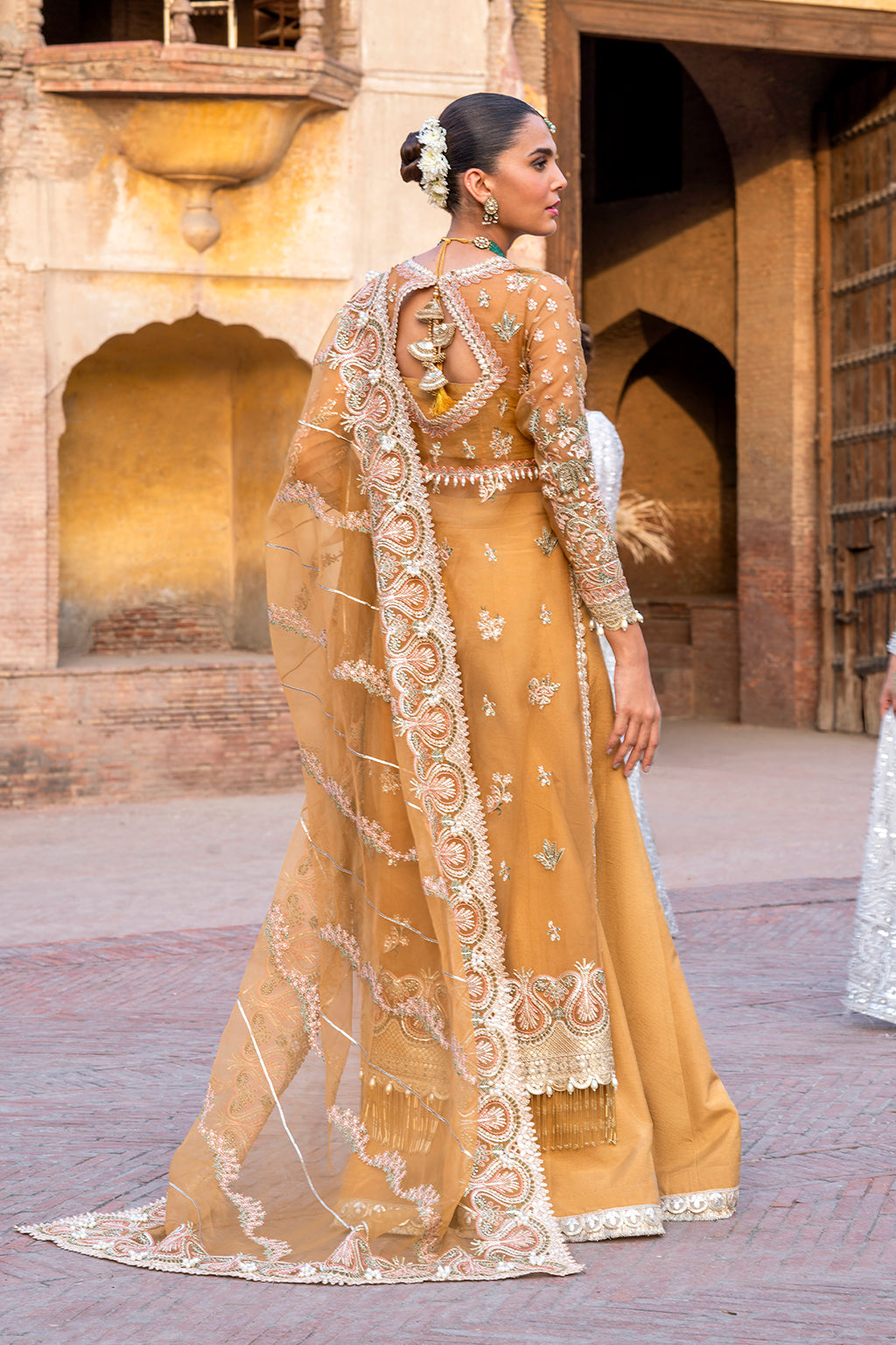 Shafaq || Dastangoi Wedding Formals || AFROZEH in UK USA UAE online kapraye.com