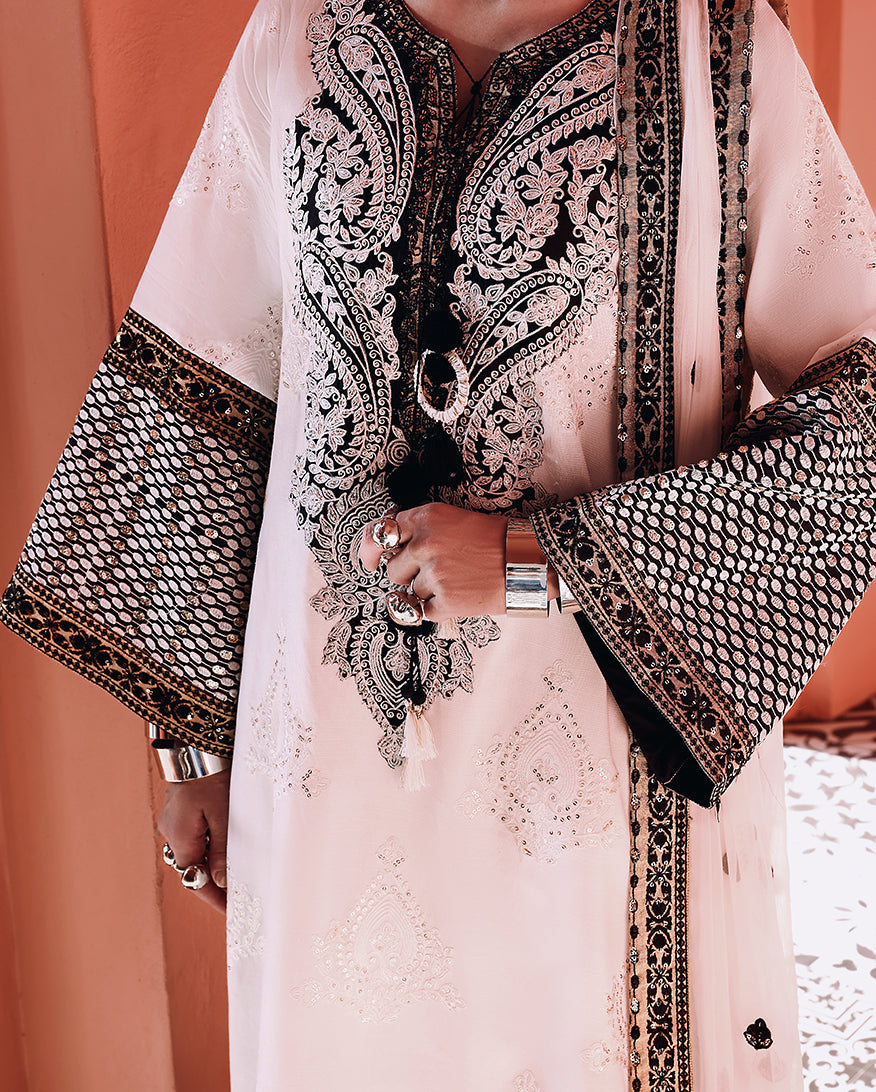 Gillian | NUVERA UNSTITCHED RAW SILK | MUSHQ