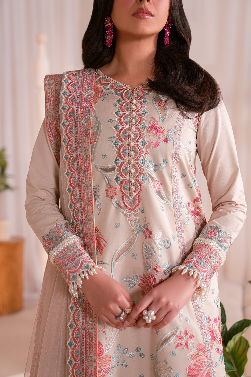 MADELEINE - MSU0683 | bloom-poise-edit-01 | maryumnmaria