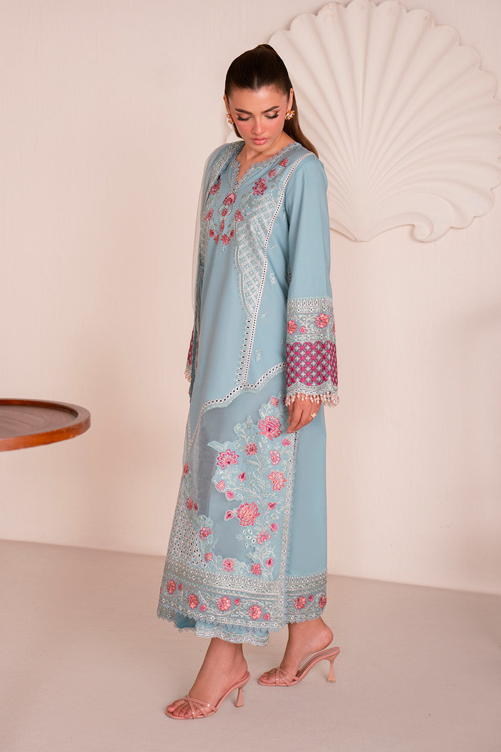 SOPHIE - MSU0687 | bloom-poise-edit-01 | maryumnmaria