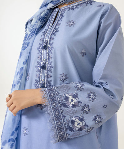 3 PIECE - EMBROIDERED TEXTURED LAWN SUIT | SIGNATURE LAWN VOL 4 | SAPPHIRE in UK USA UAE online kapraye.com